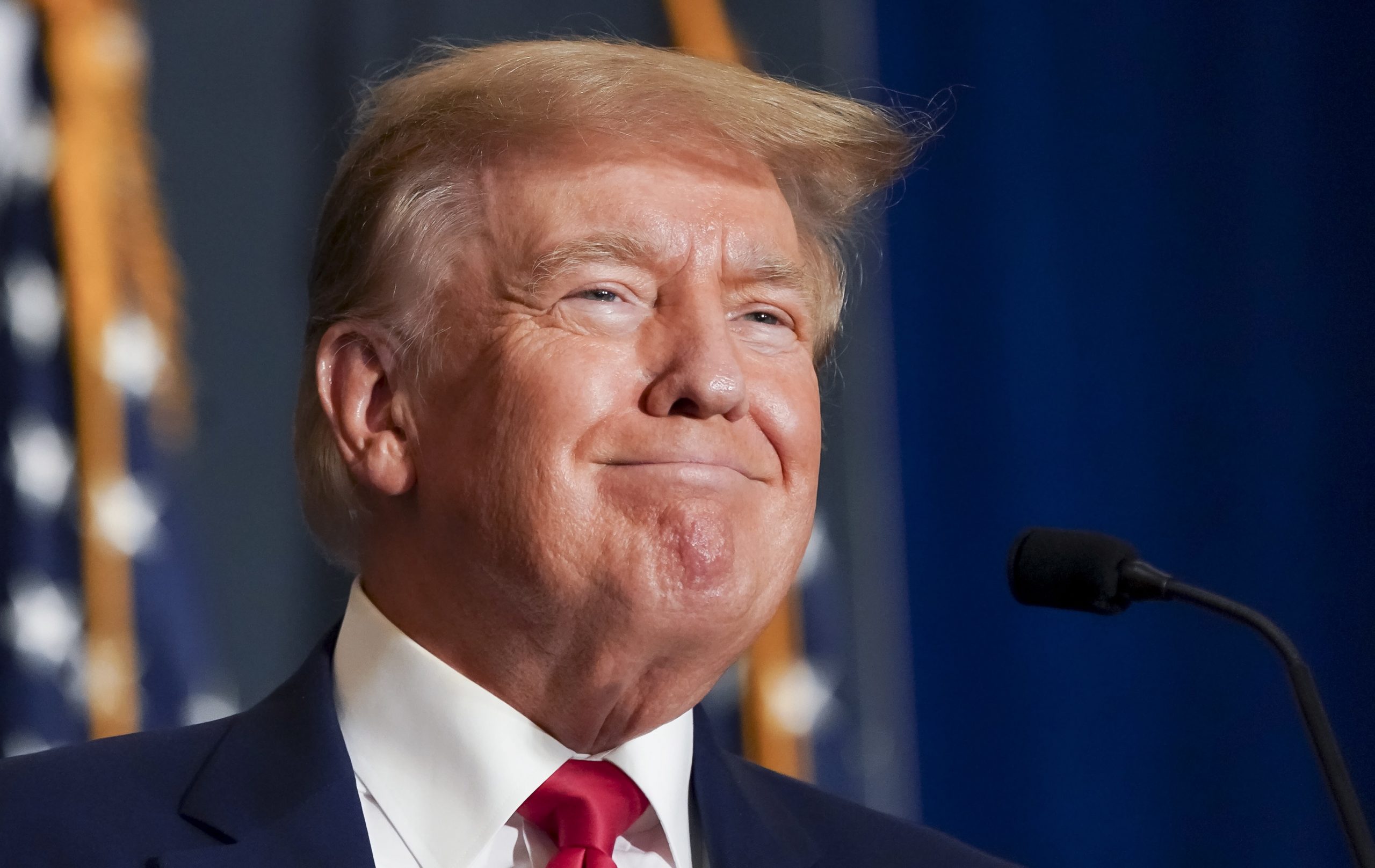 Musk restablece cuenta de Donald Trump en Twitter tras encuesta