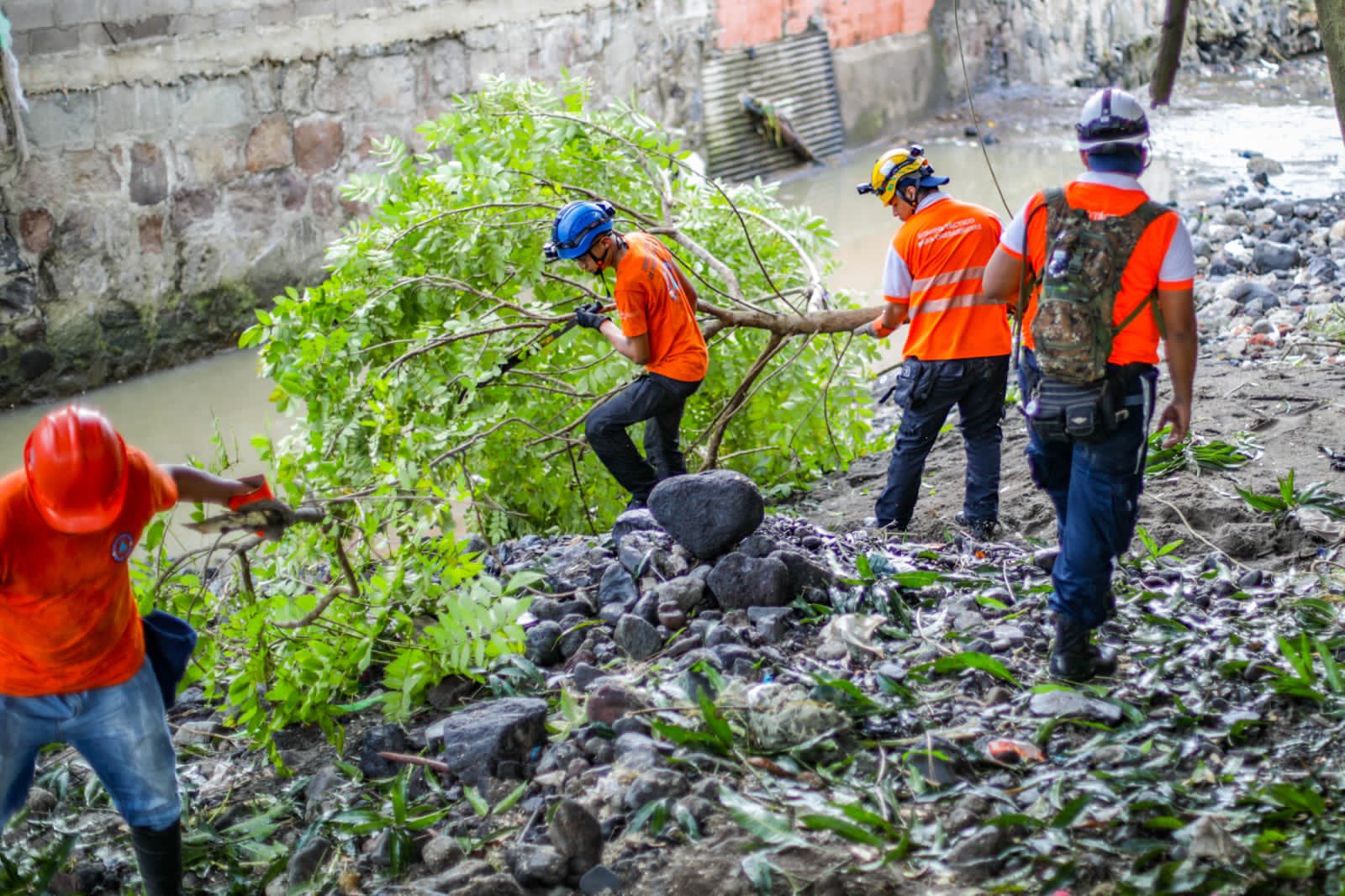 Lluvias por la tormenta tropical Bonnie dejan un muerto en El Salvador
