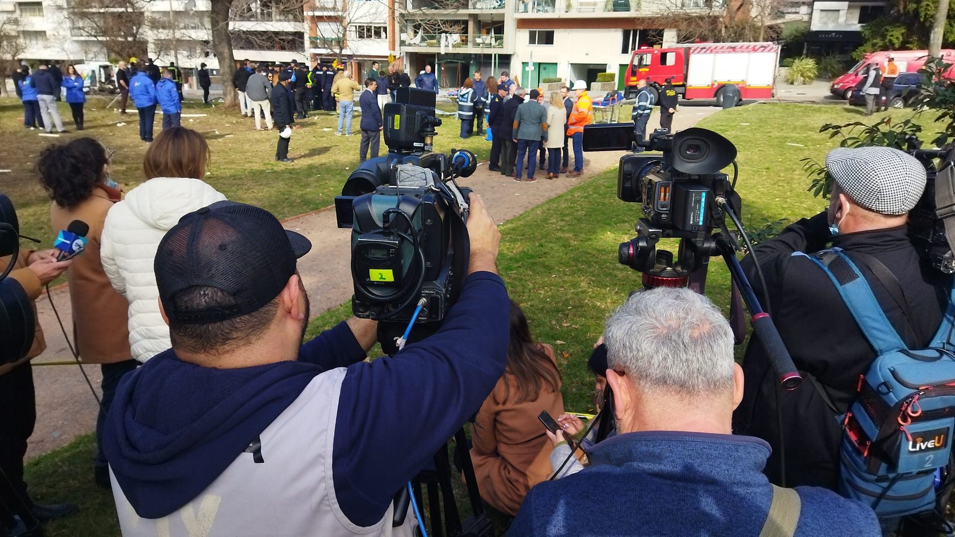 Explosión en un edificio de Montevideo deja varios heridos graves