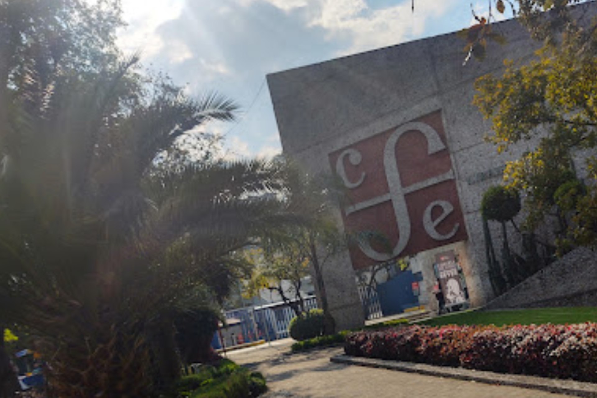 Roban cajero automático del Fondo de Cultura Económica en CDMX Roban cajero automático del Fondo de Cultura Económica en CDMX