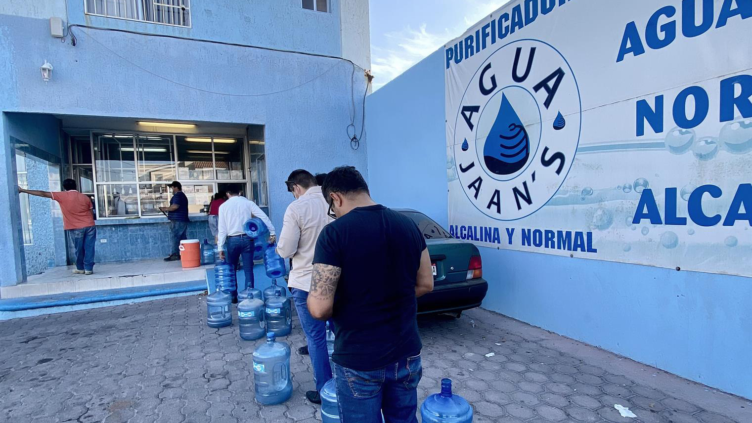 Filas de pánico en Baja California Sur por falta de agua