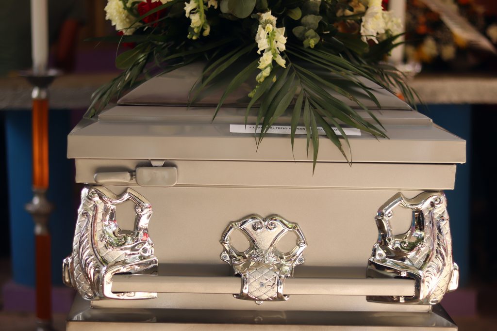 Realizan primeros funerales de migrantes que murieron en tráiler en Texas - funerales-migrantes2-1024x683