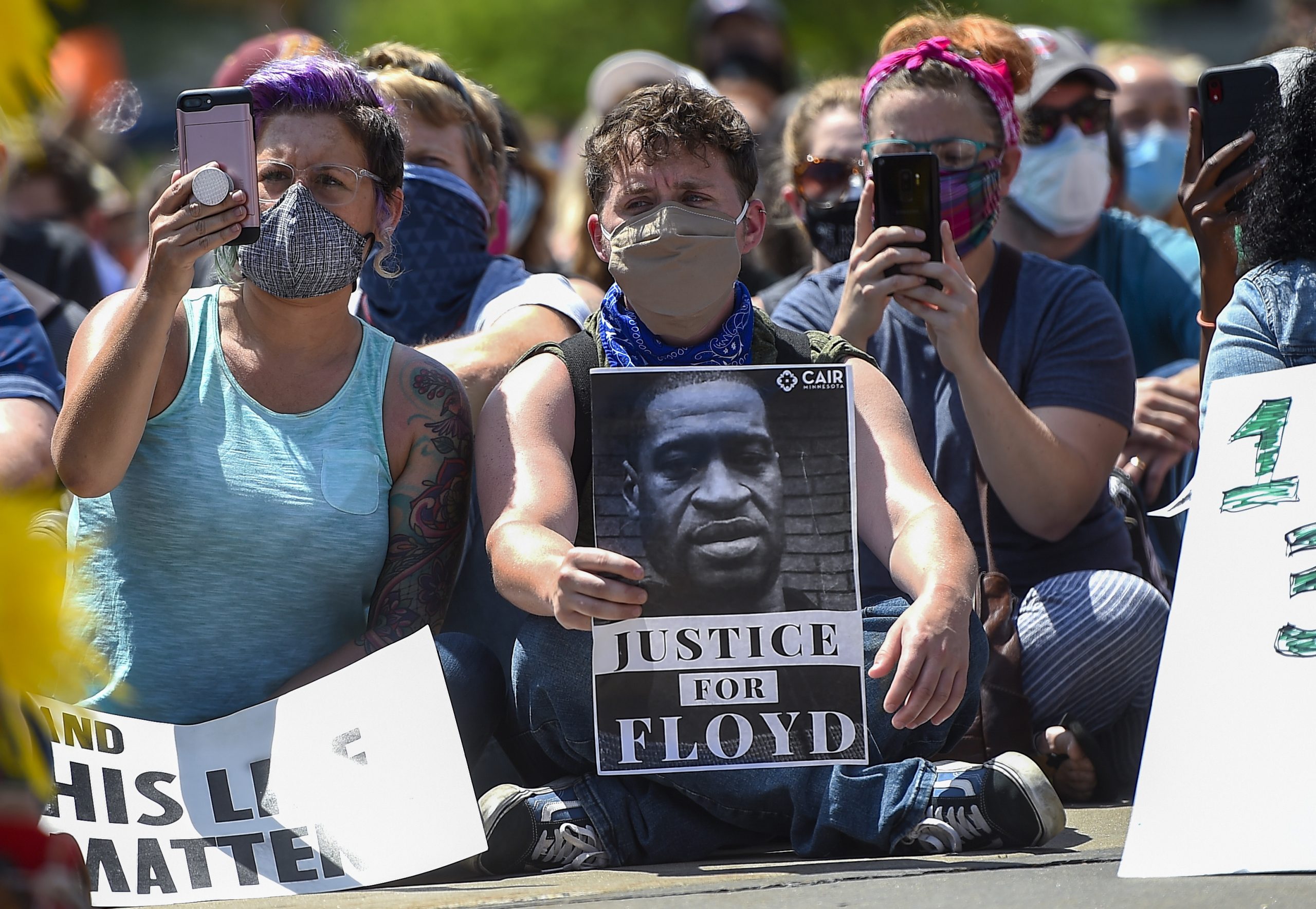 Dos años y medio de cárcel para Thomas Lane, expolicía acusado de la muerte de George Floyd