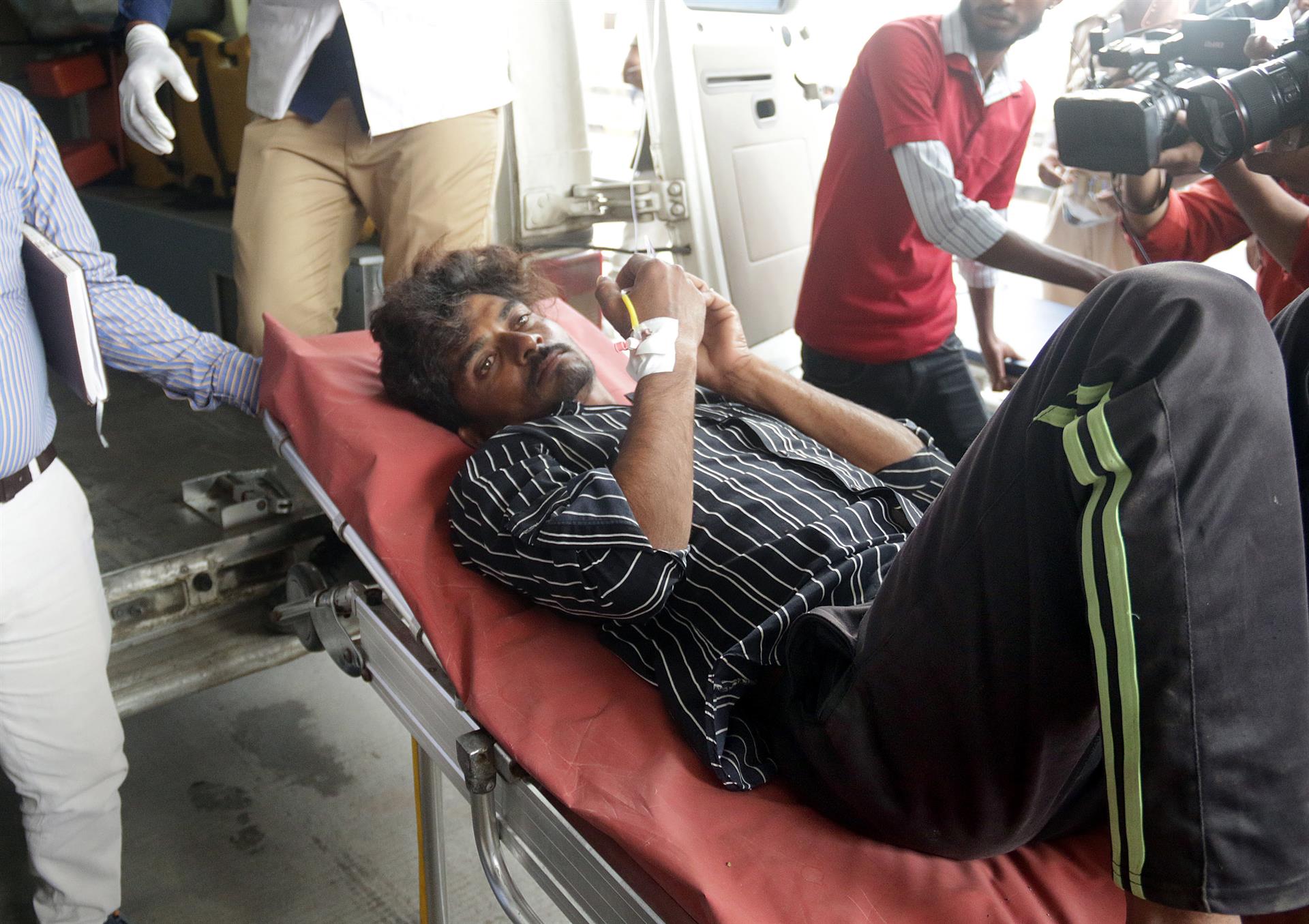 Consumo de alcohol adulterado en India deja 40 muertos Consumo de alcohol adulterado en India deja 40 muertos