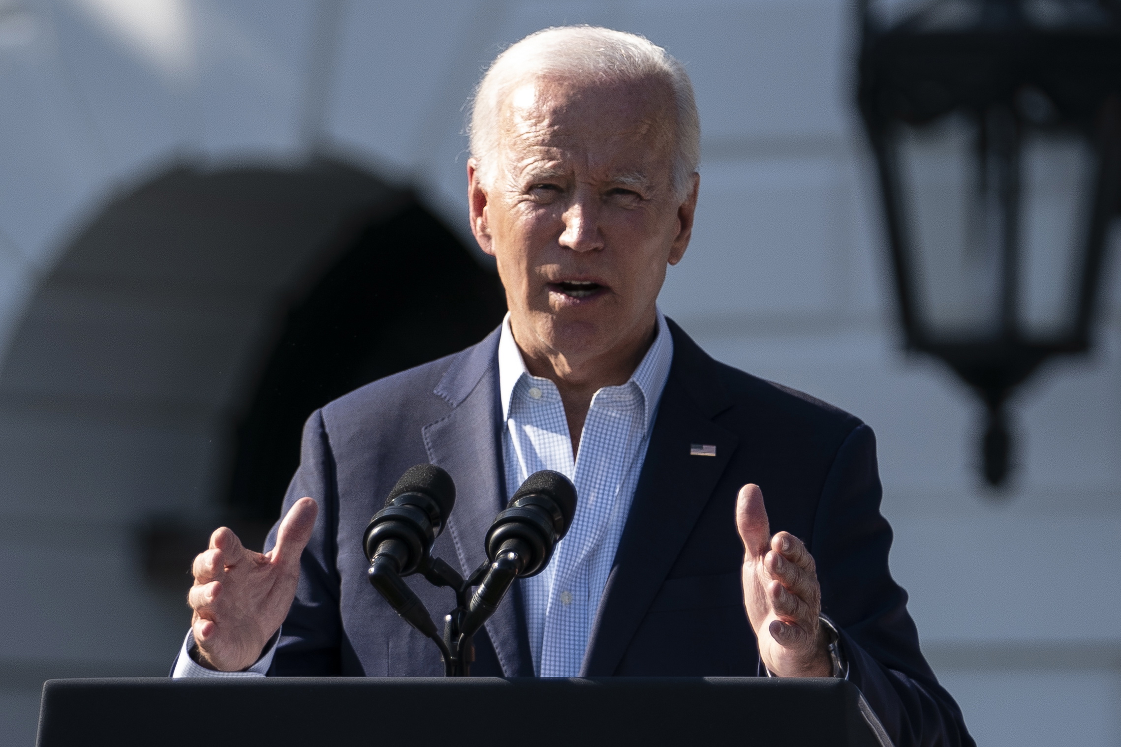 Biden pide a ciudadanos que manden historias sobre violencia armada Biden pide a ciudadanos que manden historias sobre violencia armada