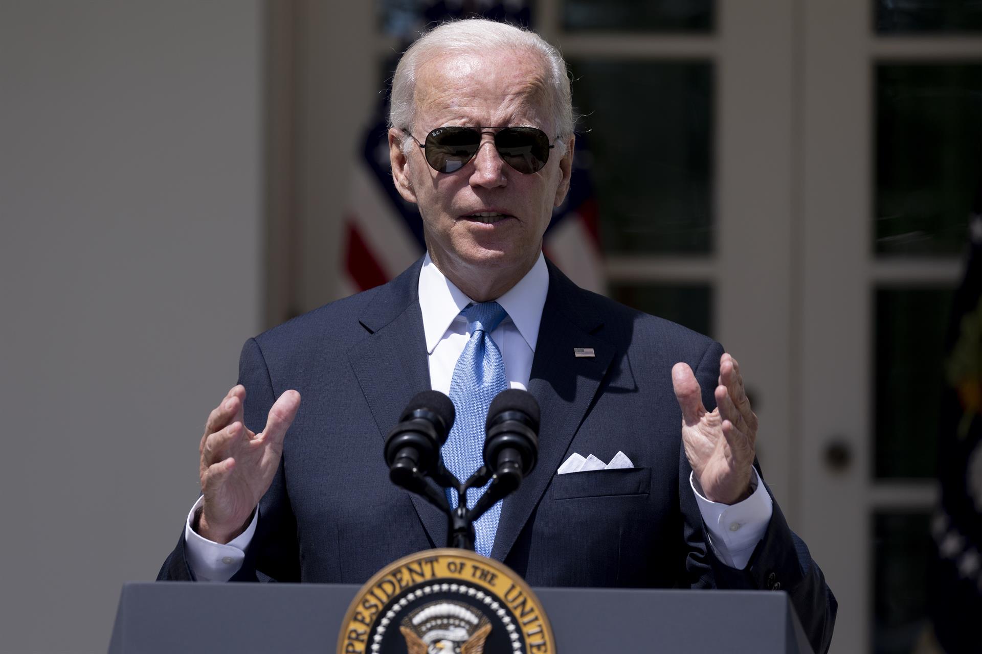 Biden reaparece tras superar COVID-19 y anima a EE.UU. a vacunarse