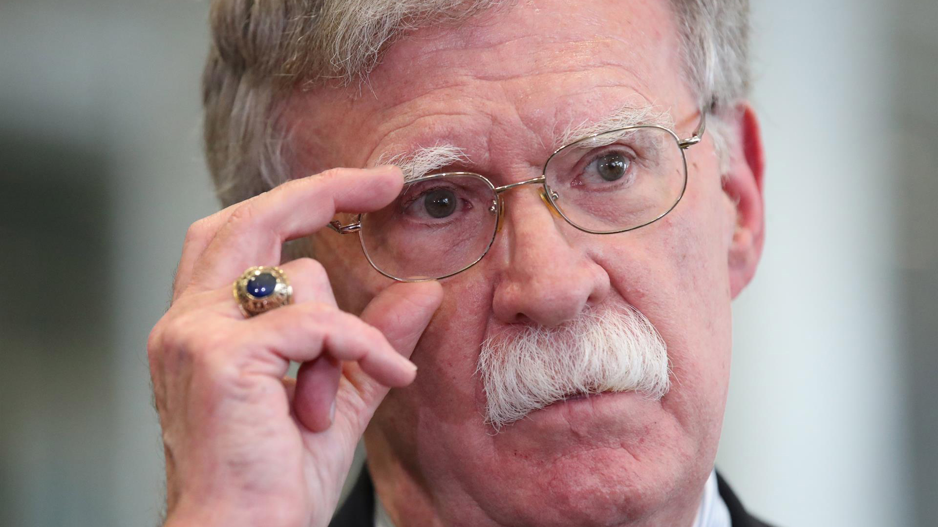 #Video Exasesor de Trump presume haber organizado golpes de Estado #Video Exasesor de Trump presume haber organizado golpes de Estado