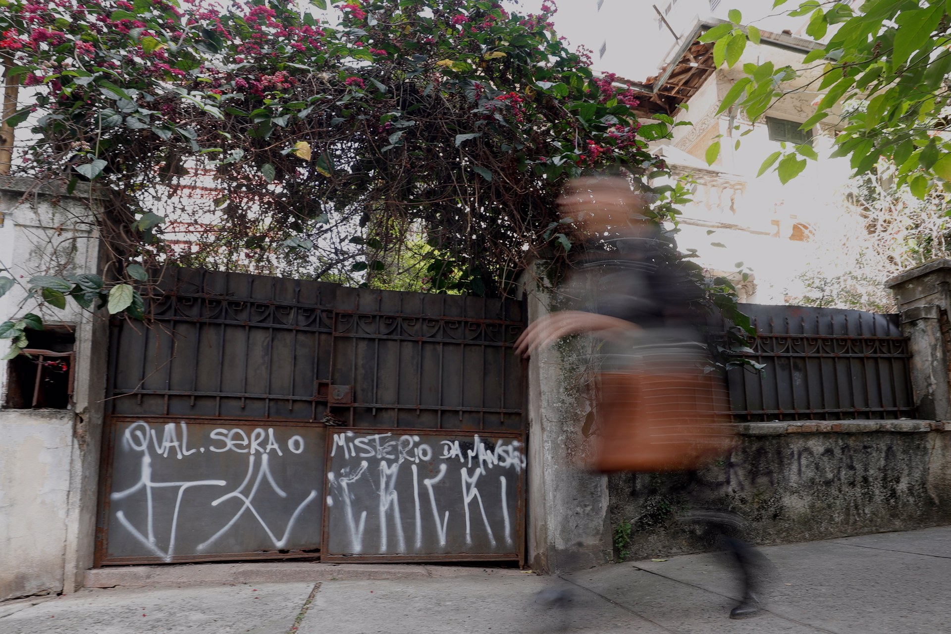 La misteriosa desaparición de la “mujer de la casa abandonada”