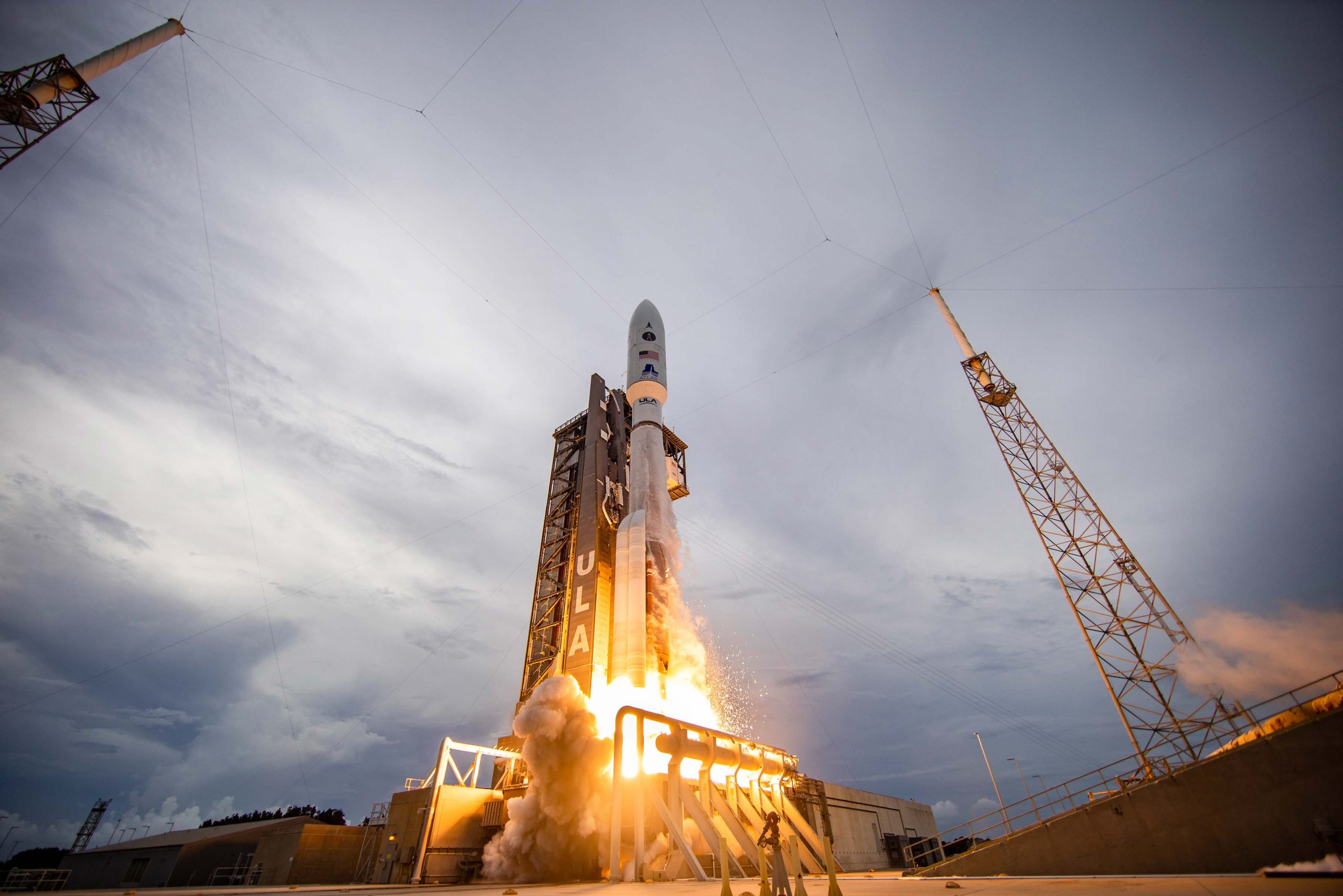 Lanzan dos satélites de seguridad para Fuerza Espacial de EE.UU. Lanzan dos satélites de seguridad para Fuerza Espacial de EE.UU.