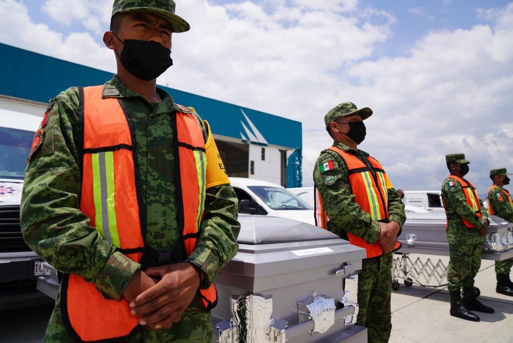 Llegan a México cuerpos de 16 migrantes muertos en tráiler en Texas - llegan-a-mexico-cuerpos-de-16-migrantes-muertos-en-trailer-en-texas-2