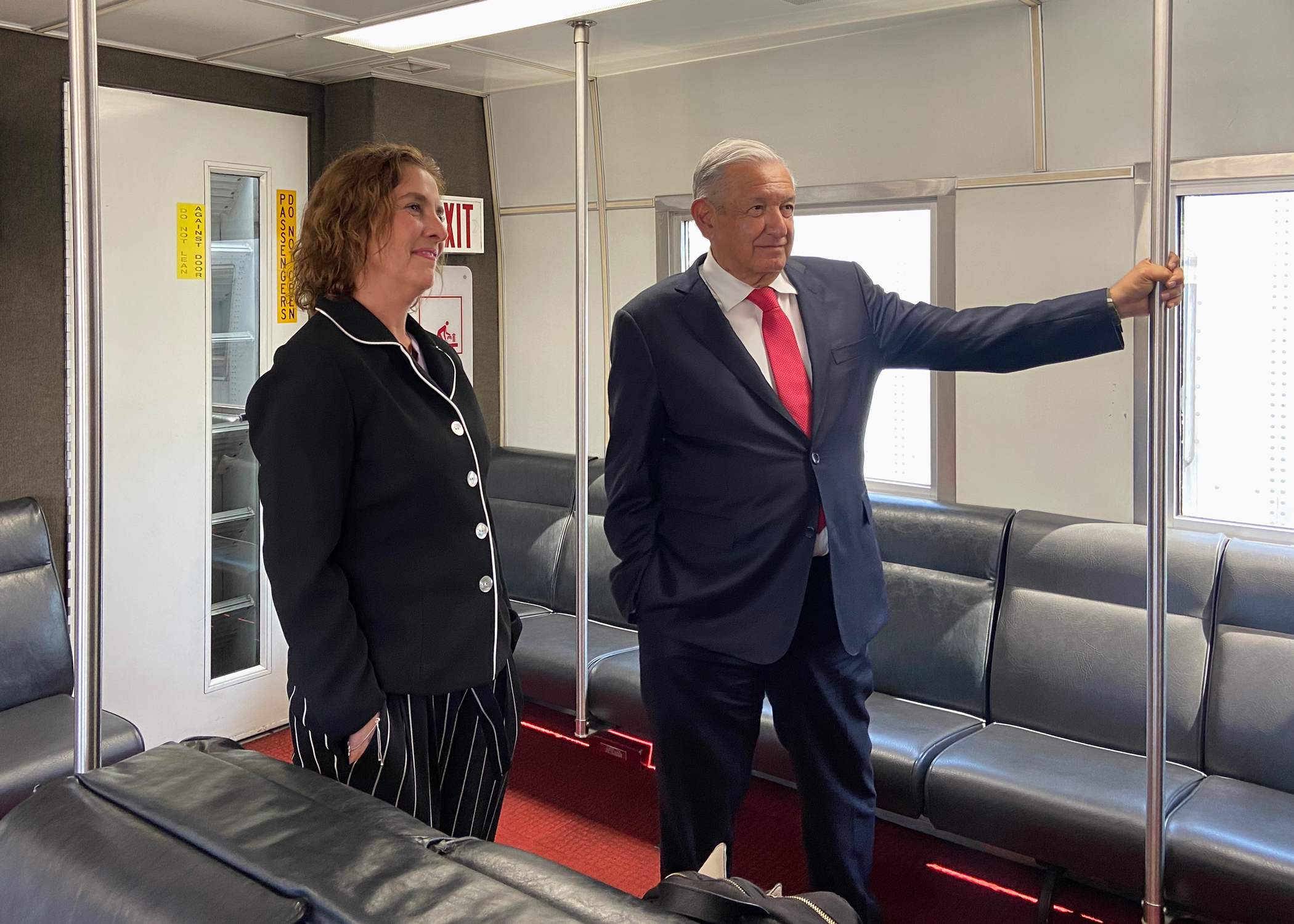 “Los defenderé como siempre”, asegura AMLO a migrantes en Estados Unidos “Los defenderé como siempre”, asegura AMLO a migrantes en Estados Unidos