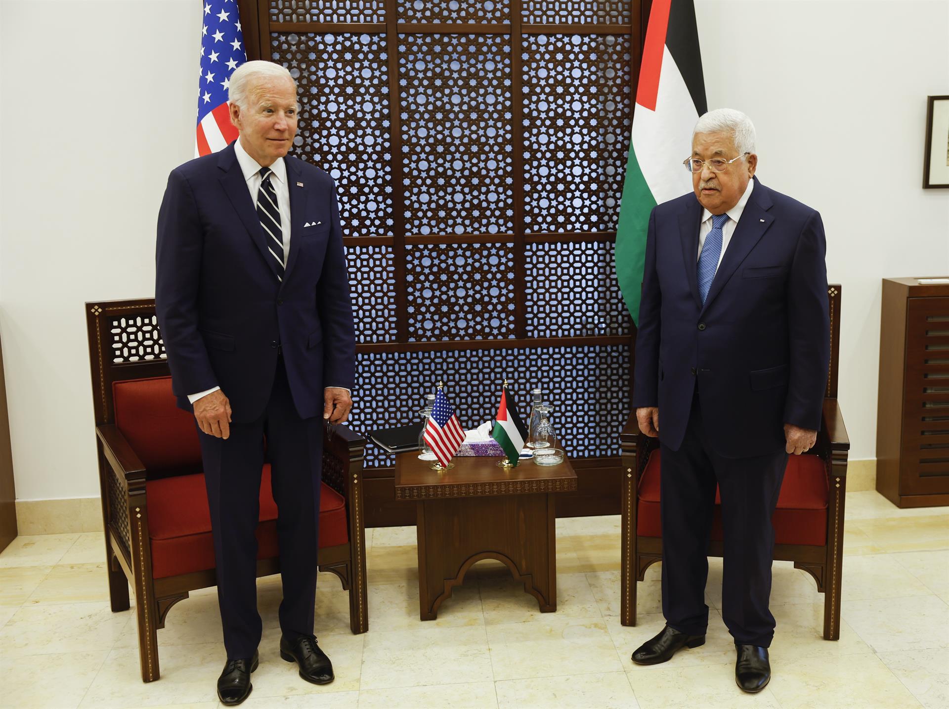 Biden, junto a Abás, afirma que pueblo palestino merece su propio Estado Biden, junto a Abás, afirma que pueblo palestino merece su propio Estado