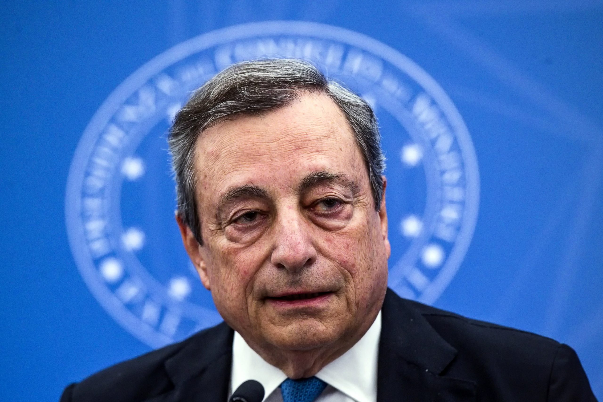 Draghi se mantiene en el limbo mientras la ultraderecha exige elecciones Draghi se mantiene en el limbo mientras la ultraderecha exige elecciones