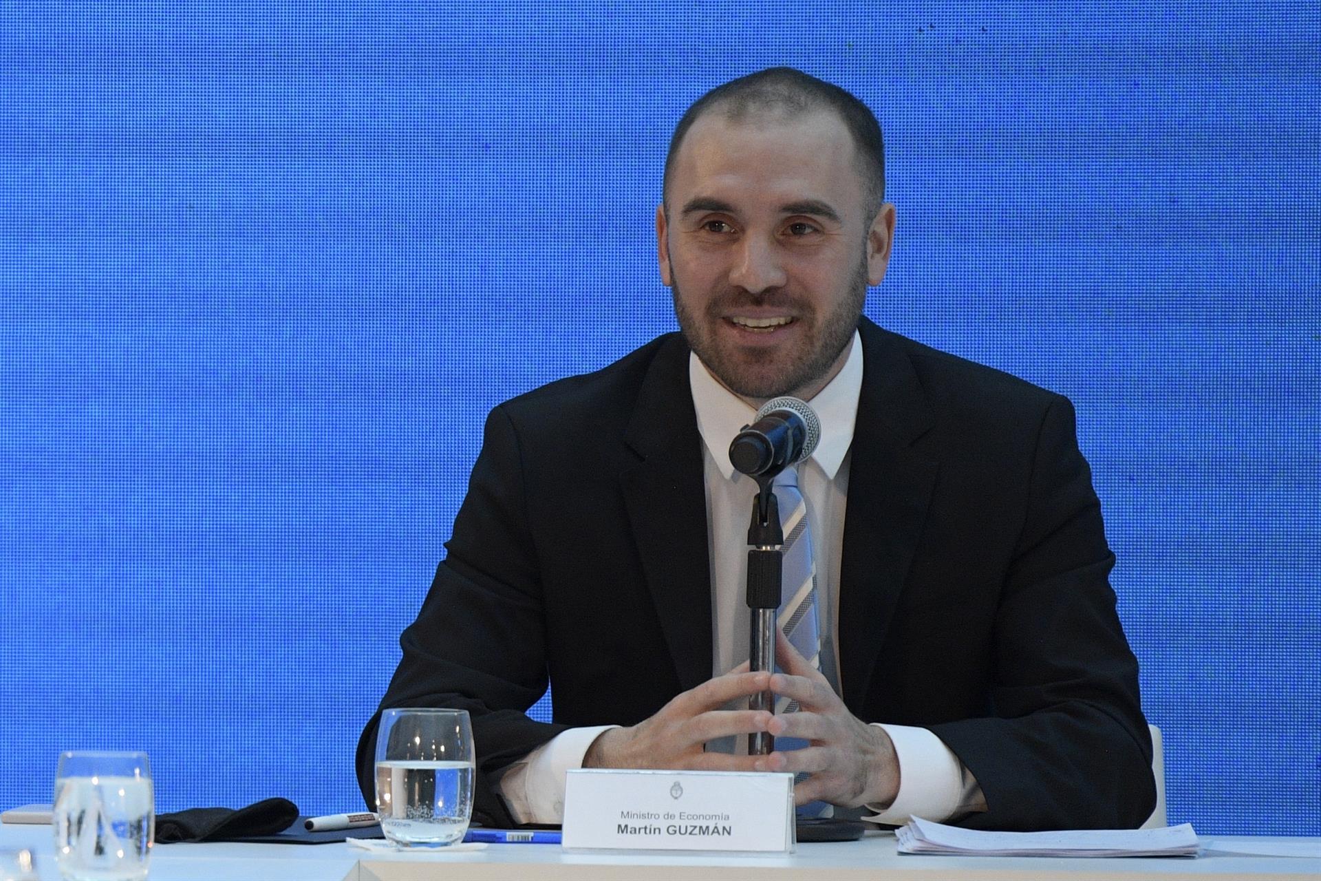 Ministro de Economía de Argentina dimite en medio de divisiones internas Ministro de Economía de Argentina dimite en medio de divisiones internas