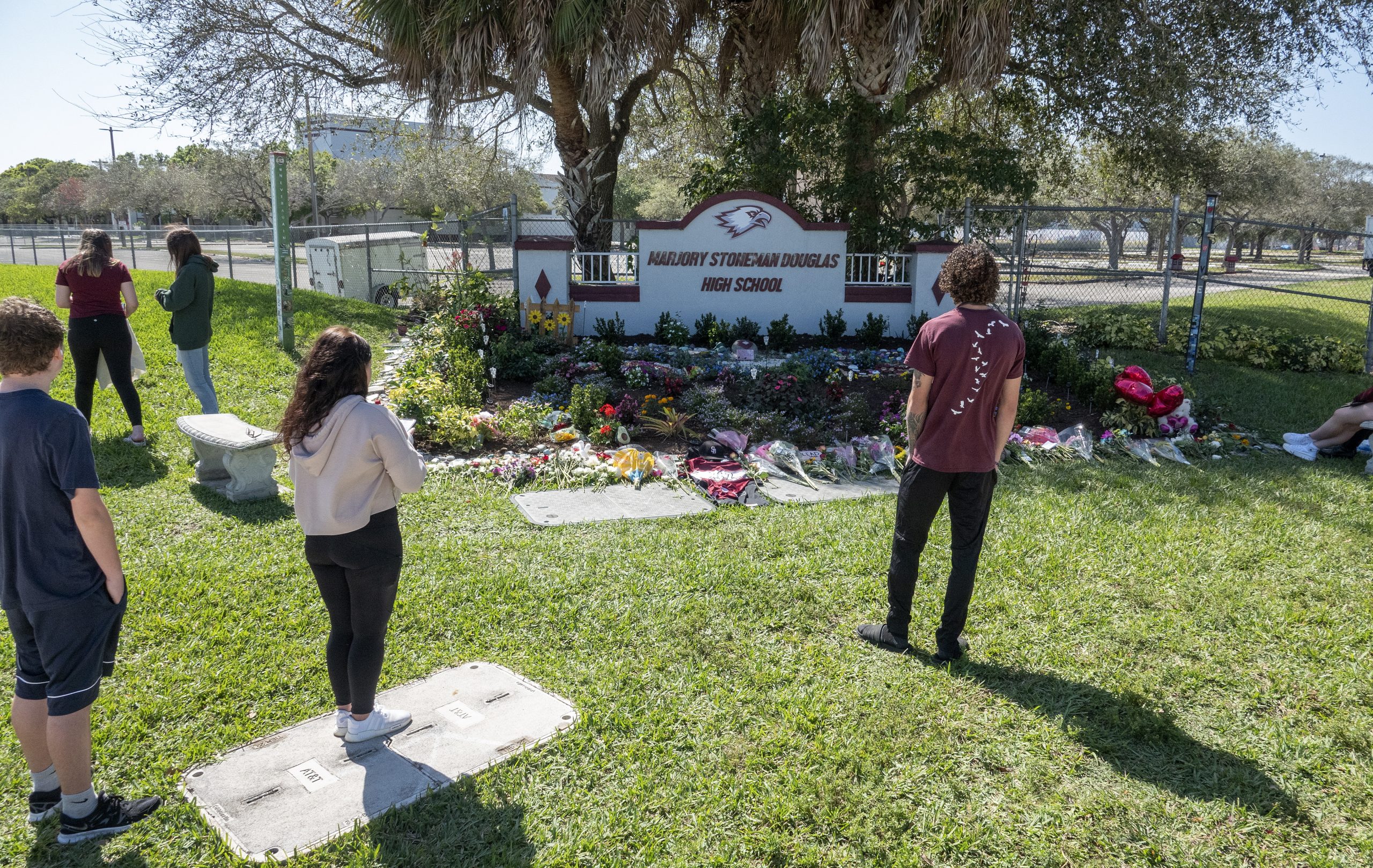 Sobrevivientes del tiroteo de Parkland recuerdan escenas de caos y sangre