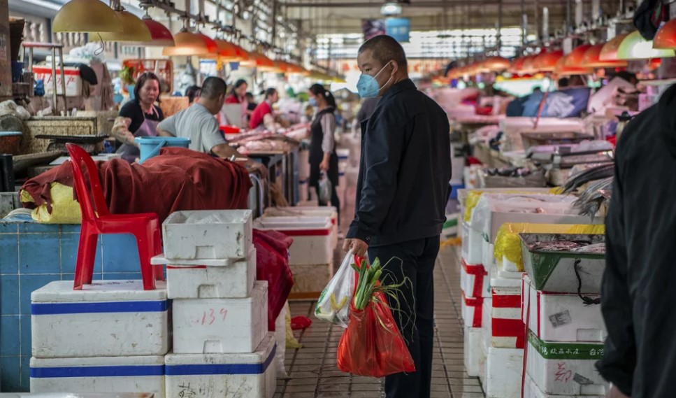 OMS pide más documentación tras estudios que sitúan a Wuhan como origen del COVID-19