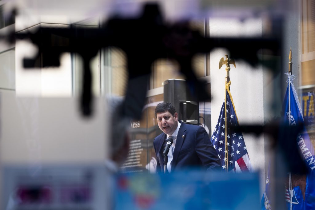 Miami envía armas decomisadas y donadas a los policías de Irpín, en Ucrania - miami-envia-armas-decomisadas-y-donadas-a-los-policias-de-irpin-en-ucrania-2-1024x683