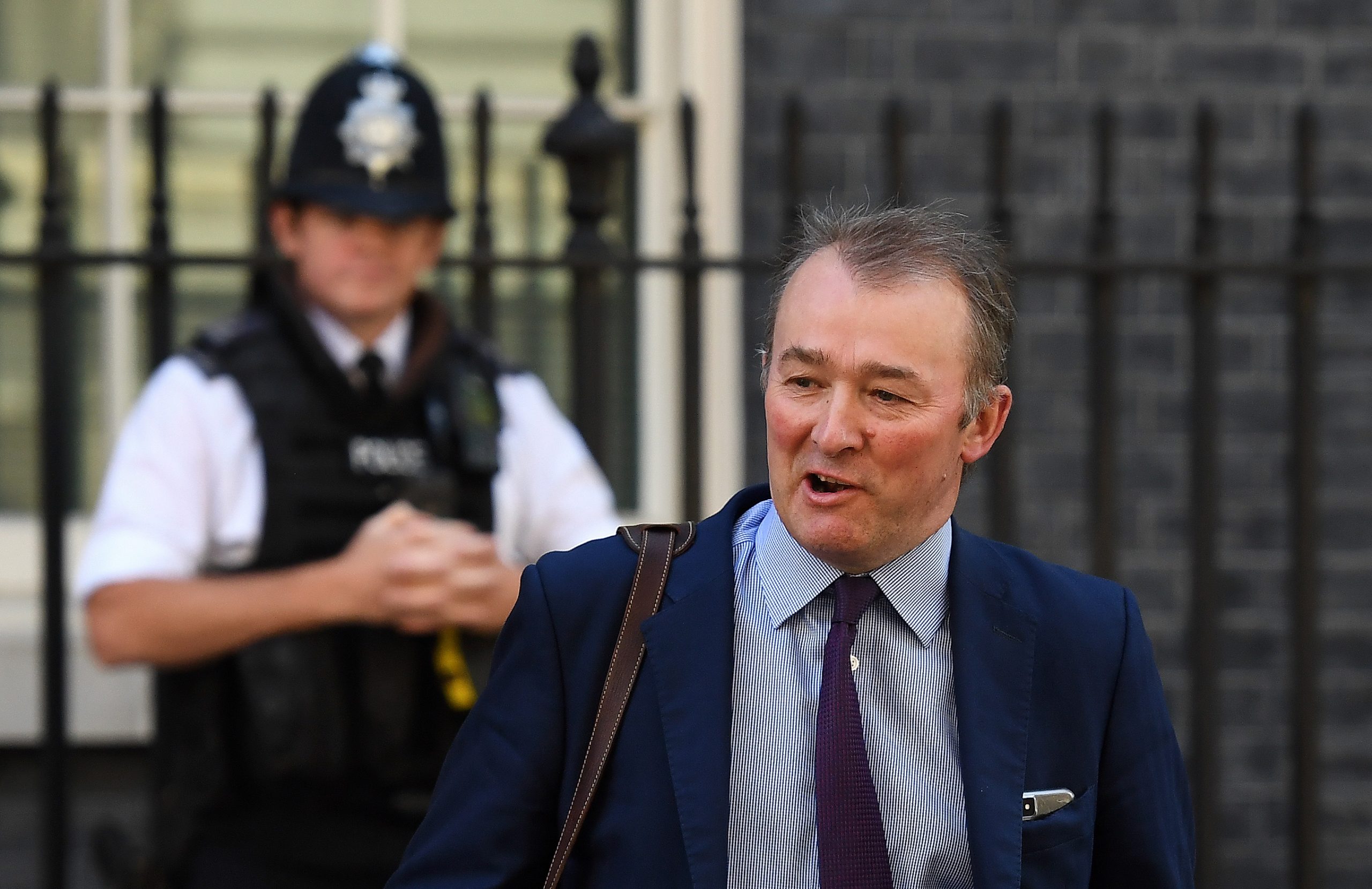 Dimite ministro británico para Gales, el tercero en las últimas horas