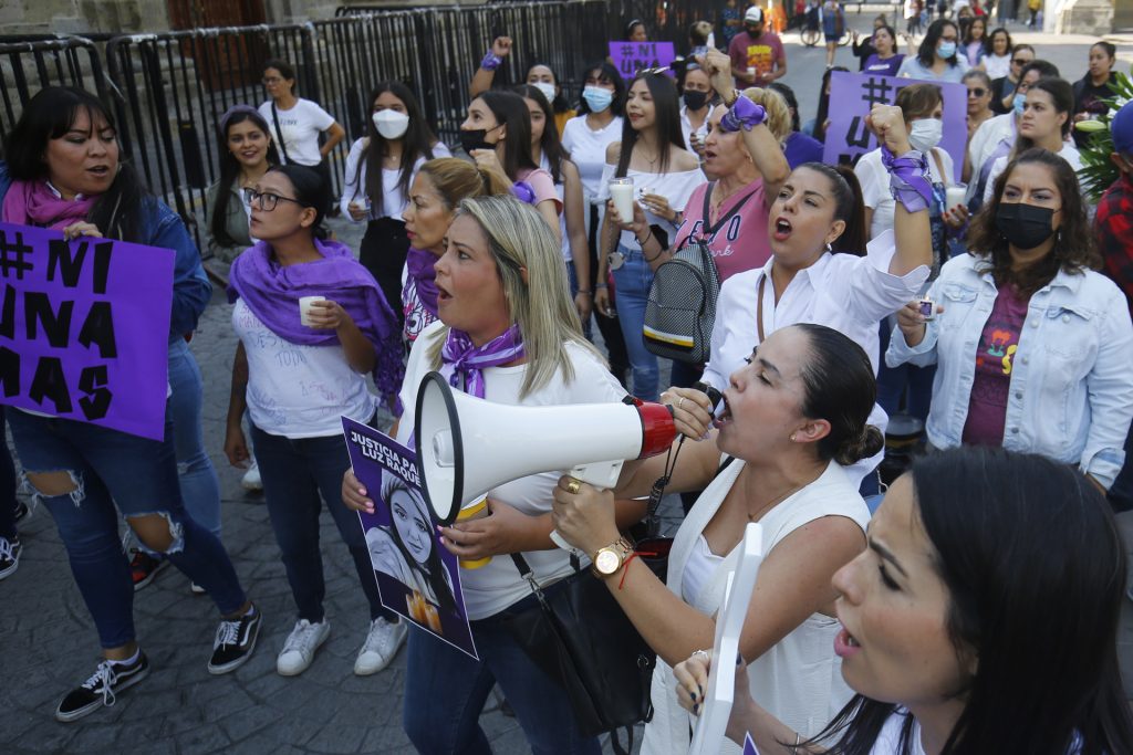 Mujeres protestan en Guadalajara por feminicidio de Luz Raquel Padilla - mujeres-protestan-en-guadalajara-por-feminicidio-de-luz-raquel-padilla-2-1024x683