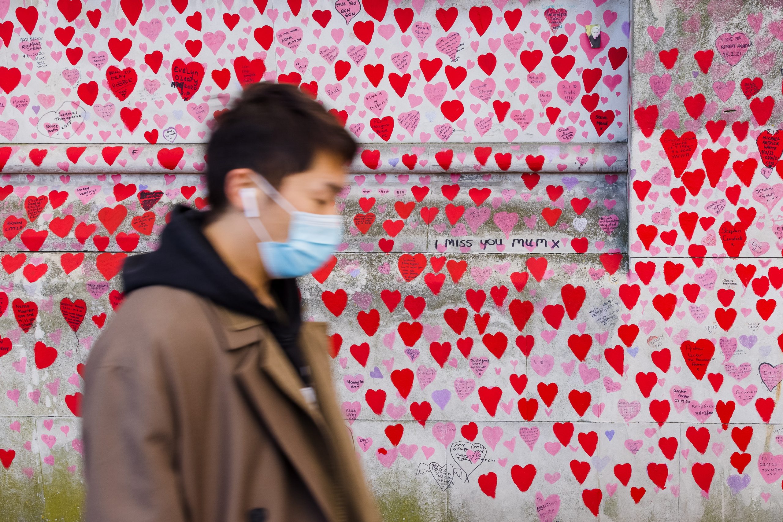 OMS alerta por nueva ola de COVID-19 en Europa, “en situación similar a 2021”