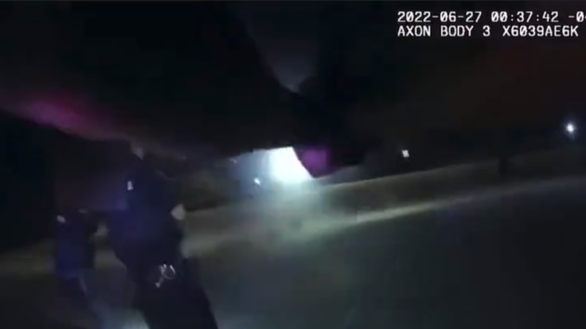 Policías dispararon decenas de veces contra un negro en Ohio