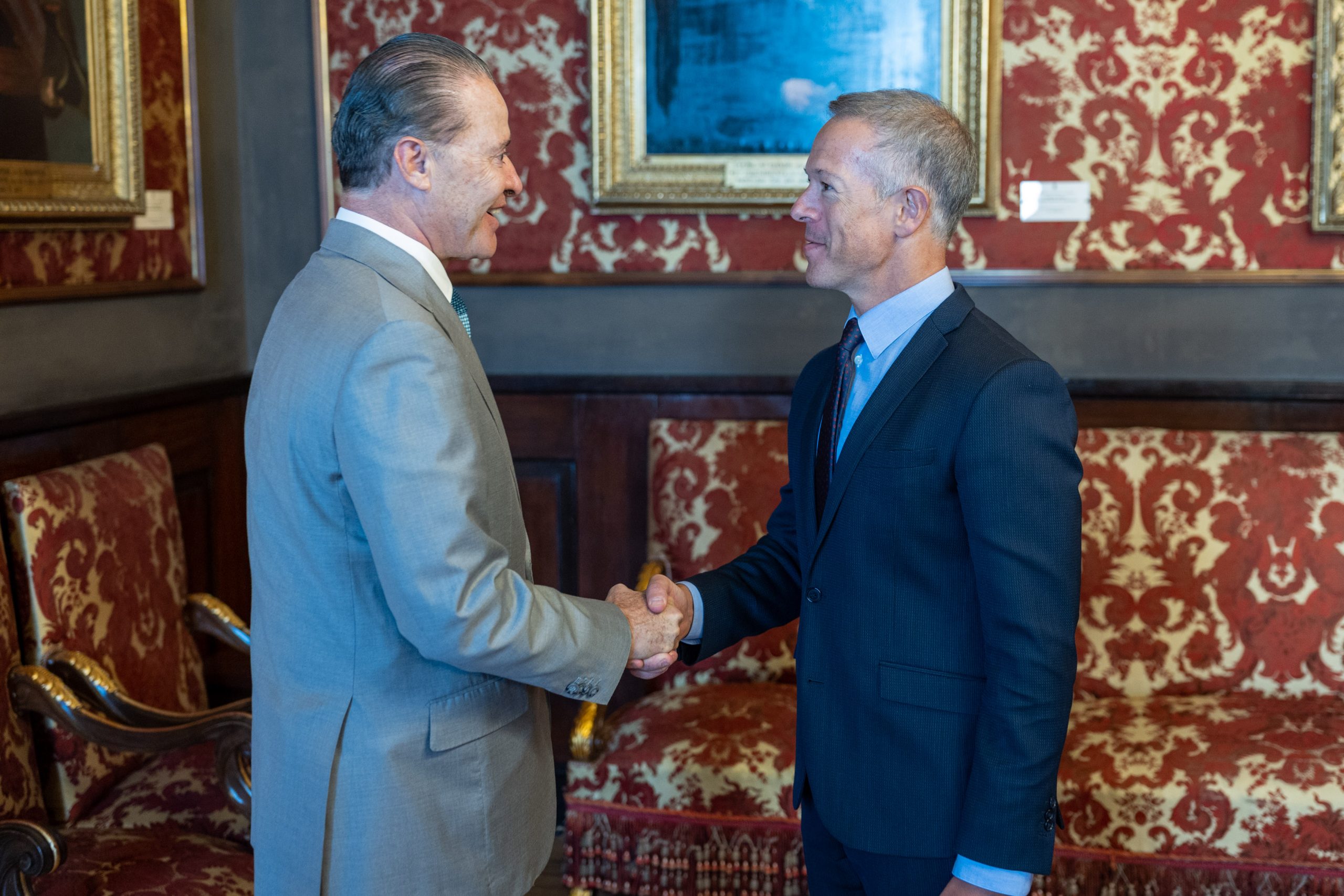 Embajador Quirino Ordaz se reúne con presidente del Senado español