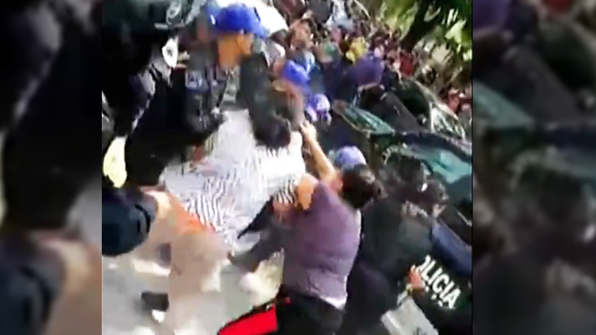 #Video Operativo contra franeleros en CDMX termina en riña; hay 5 policías lesionados