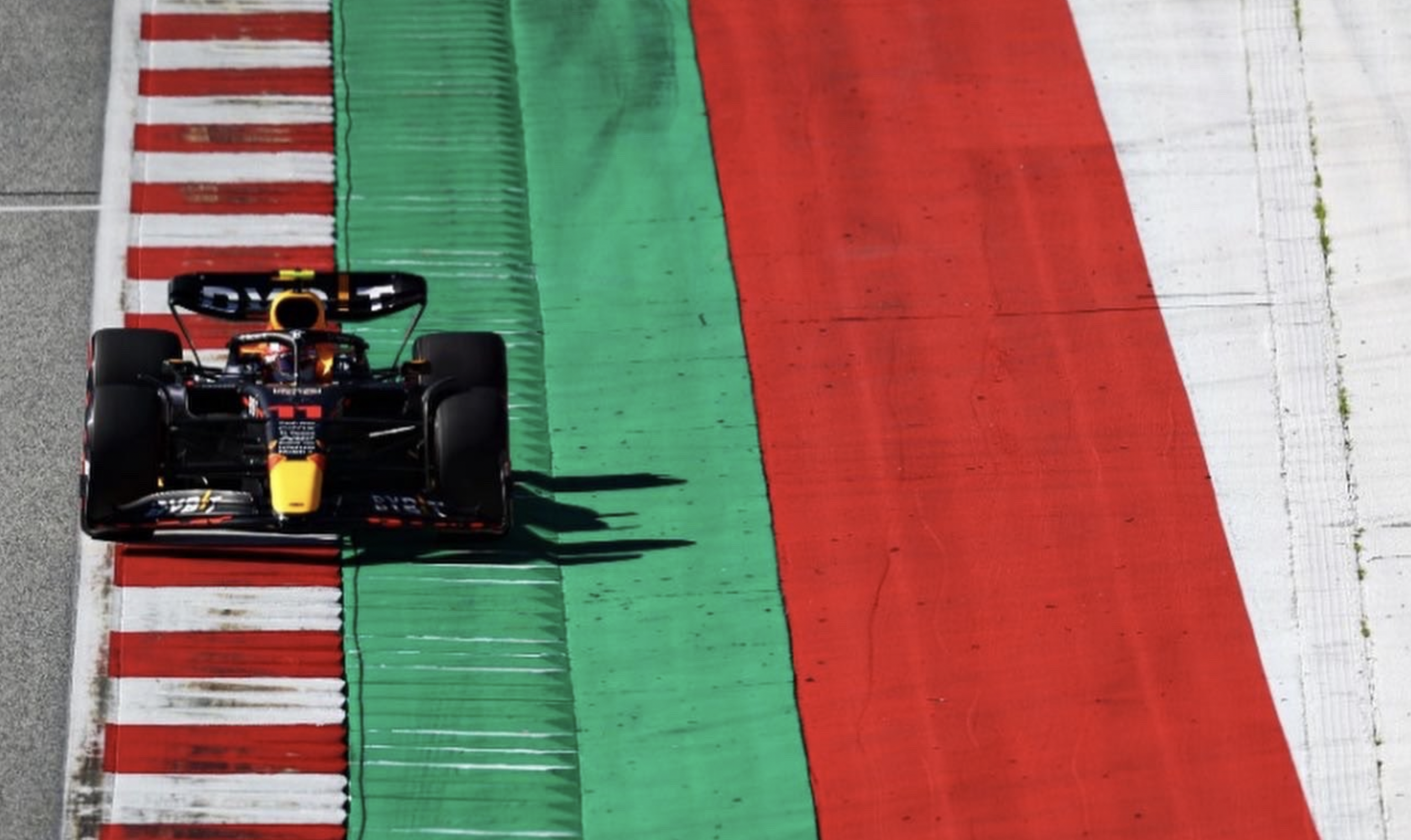 Verstappen gana sprint del GP de Austria; ‘Checo’ Pérez largará en quinto