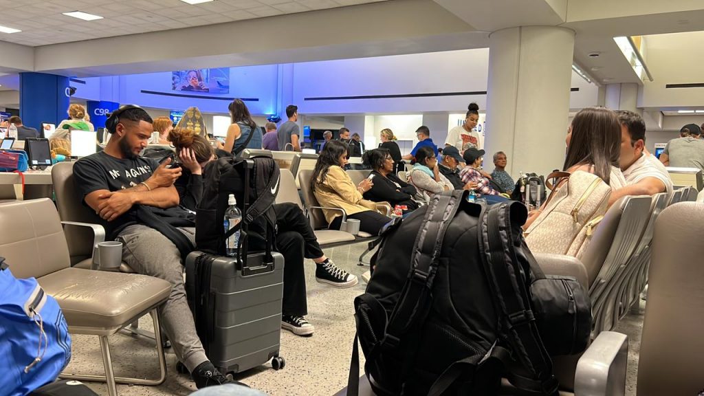Cientos de vuelos cancelados y demorados en EE.UU. - whatsapp-image-2022-07-18-at-95441-pm-2-1024x576
