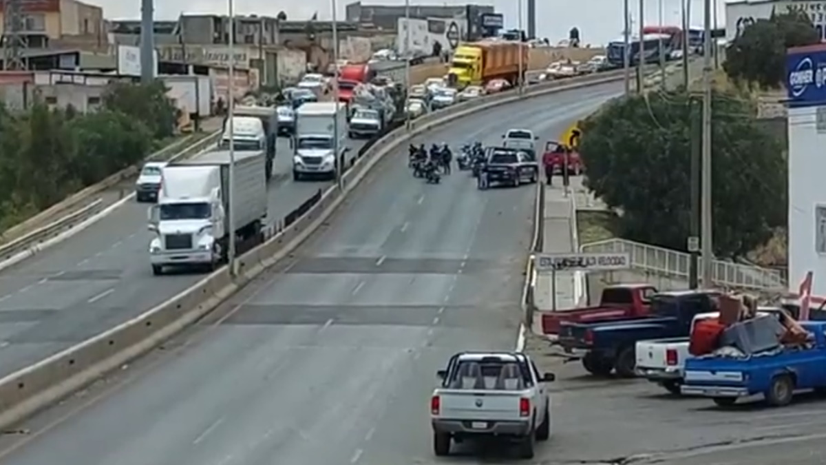 Robo de vehículos en Zacatecas desata persecución; hay una mujer detenida Robo de vehículos en Zacatecas desata persecución; hay una mujer detenida