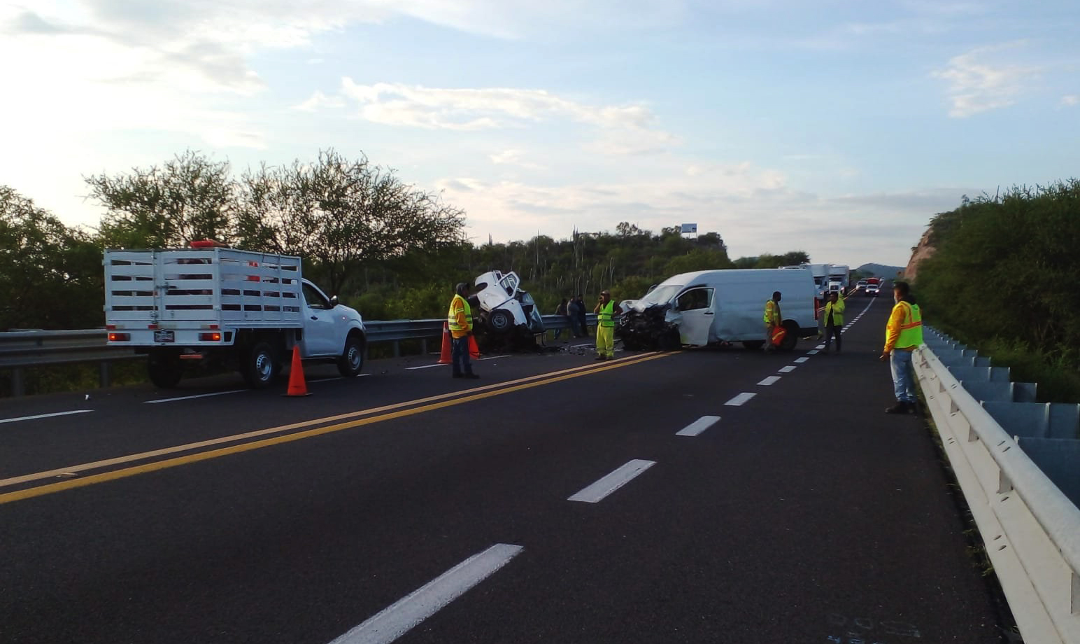 Choque en Puebla deja 3 muertos, entre ellos un bebé Choque en Puebla deja 3 muertos, entre ellos un bebé