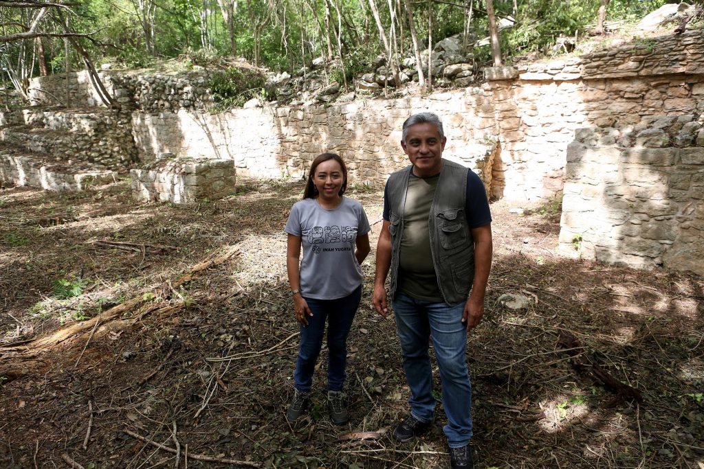 Revelan una tumba maya en Yucatán tras 24 años de investigación - arqueologos-que-investigan-tumba-maya-en-yucatan-1024x683
