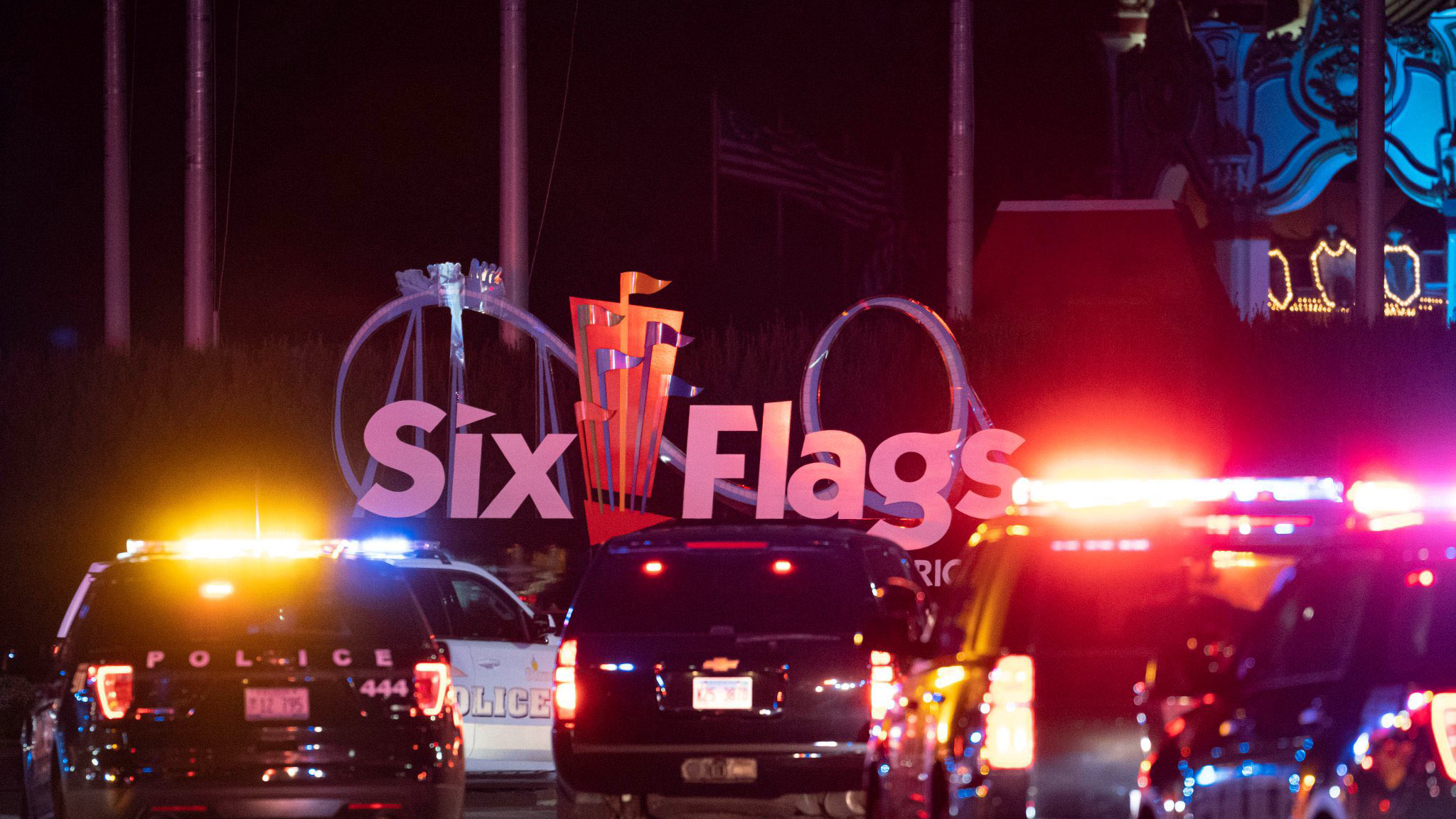 #Video Tiroteo en Six Flags de Illinois deja tres heridos #Video Tiroteo en Six Flags de Illinois deja tres heridos