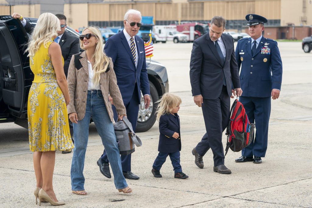 Biden comienza sus vacaciones veraniegas en Carolina del Sur - biden-y-su-familia-rumbo-a-sus-vacaciones-veraniegas-1024x683