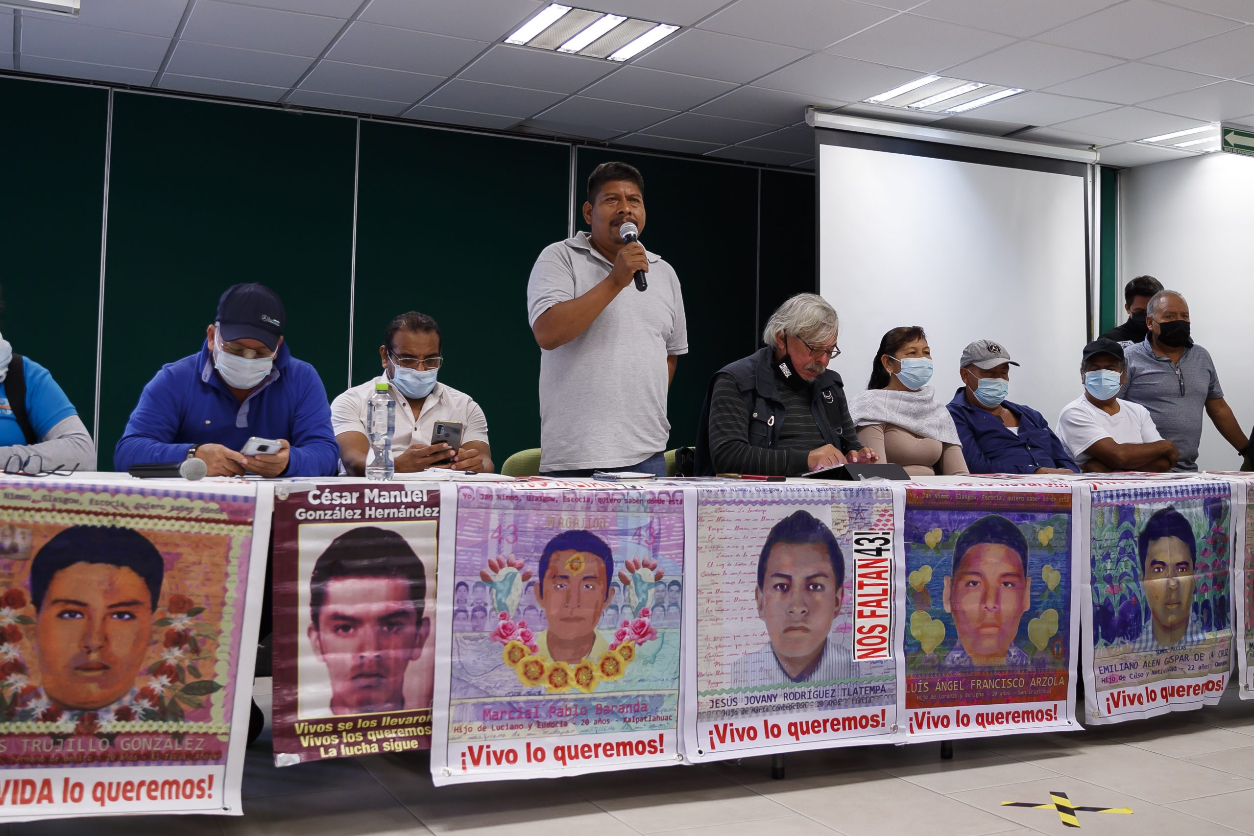 No hay “pruebas técnicas” en informe de Comisión, denuncian padres de Ayotzinapa