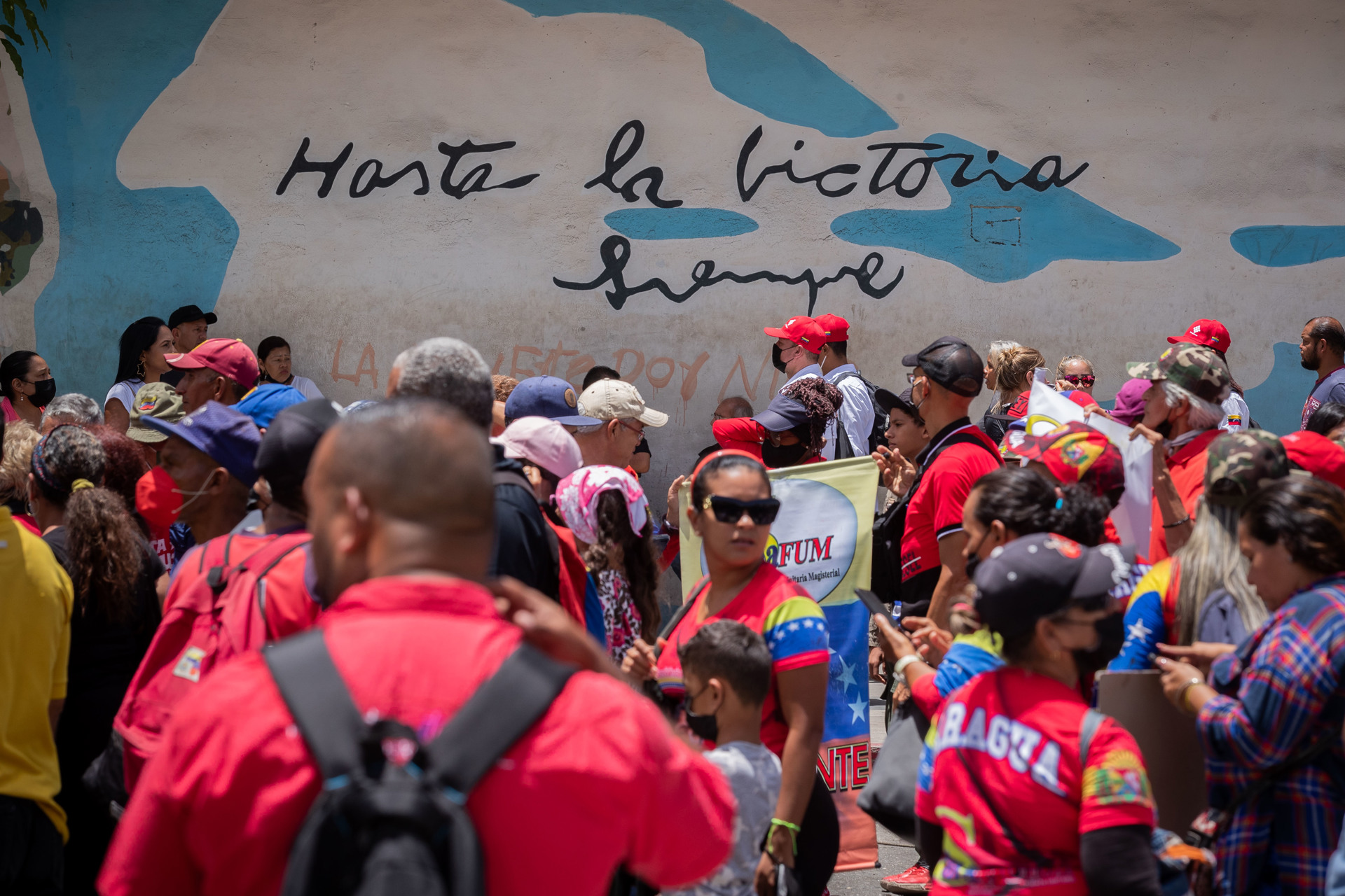 Chavismo ratifica con manifestación su respaldo a políticas laborales de Maduro