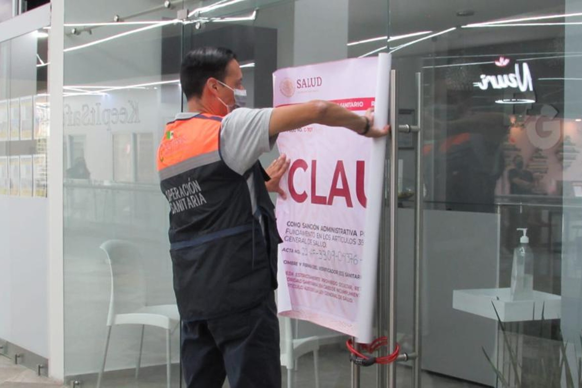 Cofepris clausura clínicas clandestinas de cirugía estética