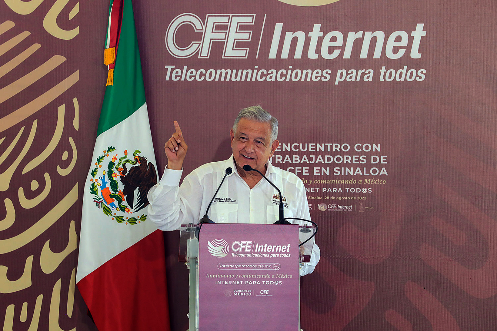 “Con el Internet será una revolución de las conciencias”, asegura López Obrador “Con el Internet será una revolución de las conciencias”, asegura López Obrador