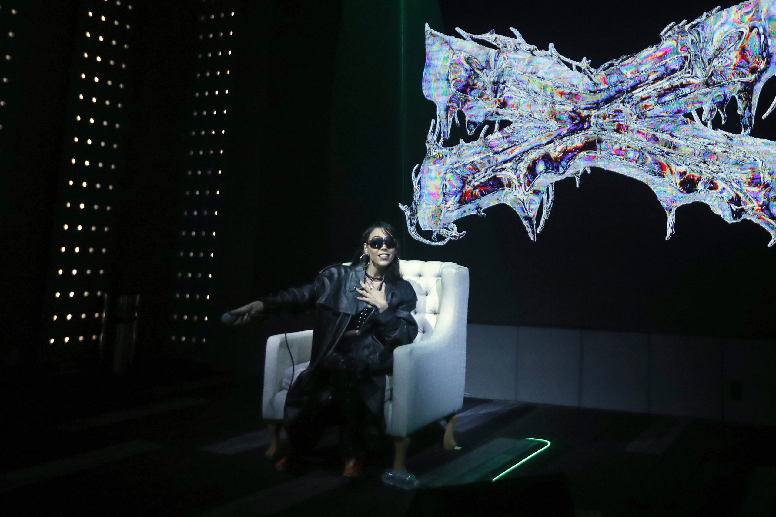 #Video Danna Paola estrena video de ‘XT4S1S’