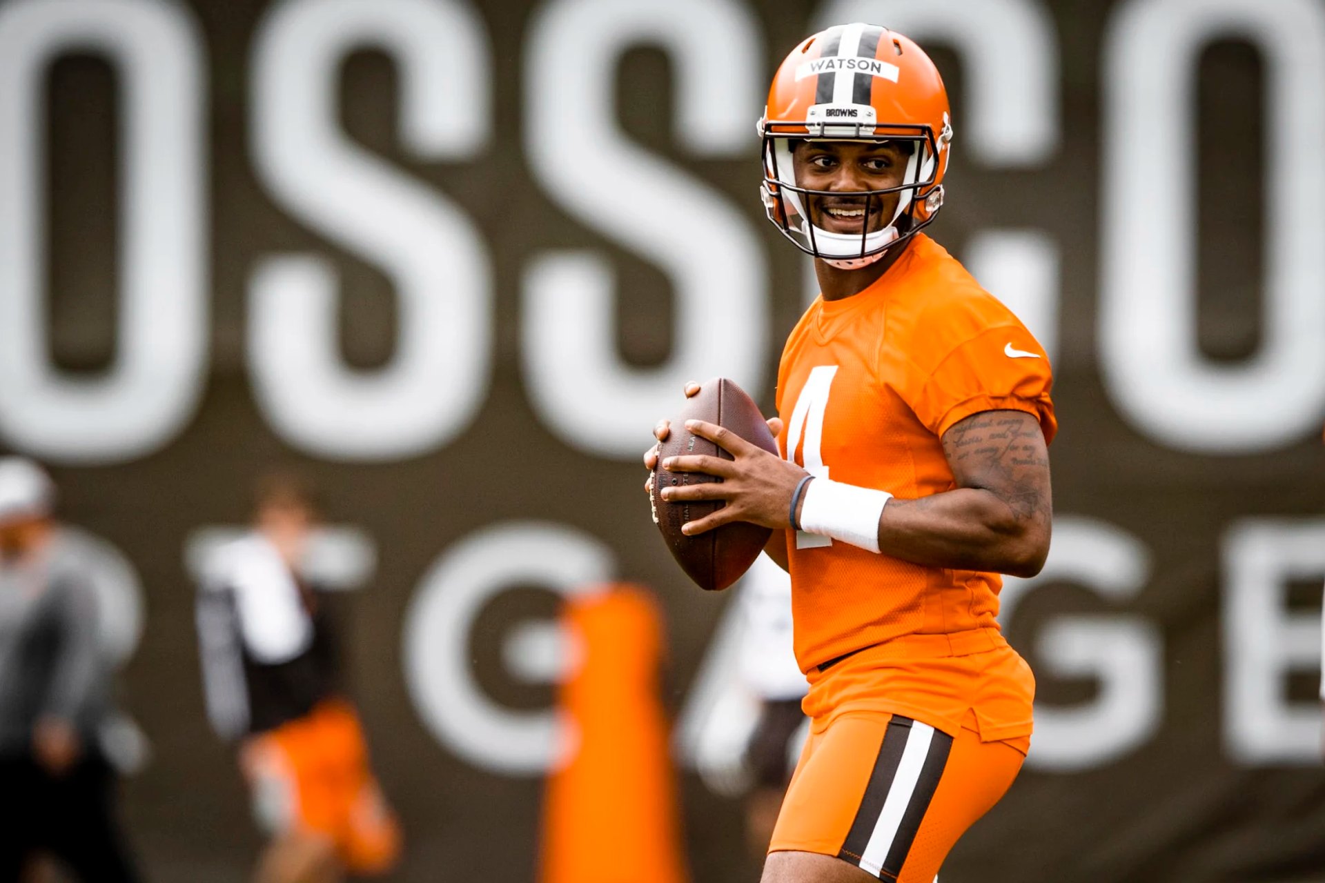 Deshaun Watson es suspendido seis juegos por conducta sexual inapropiada