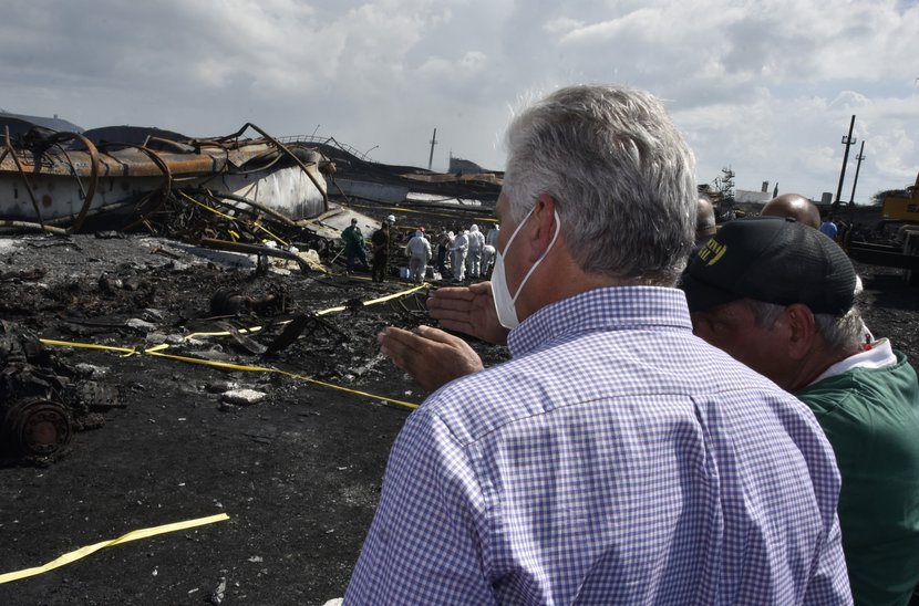 Díaz-Canel destaca apoyo de México y Venezuela para extinguir incendio en Matanzas, Cuba