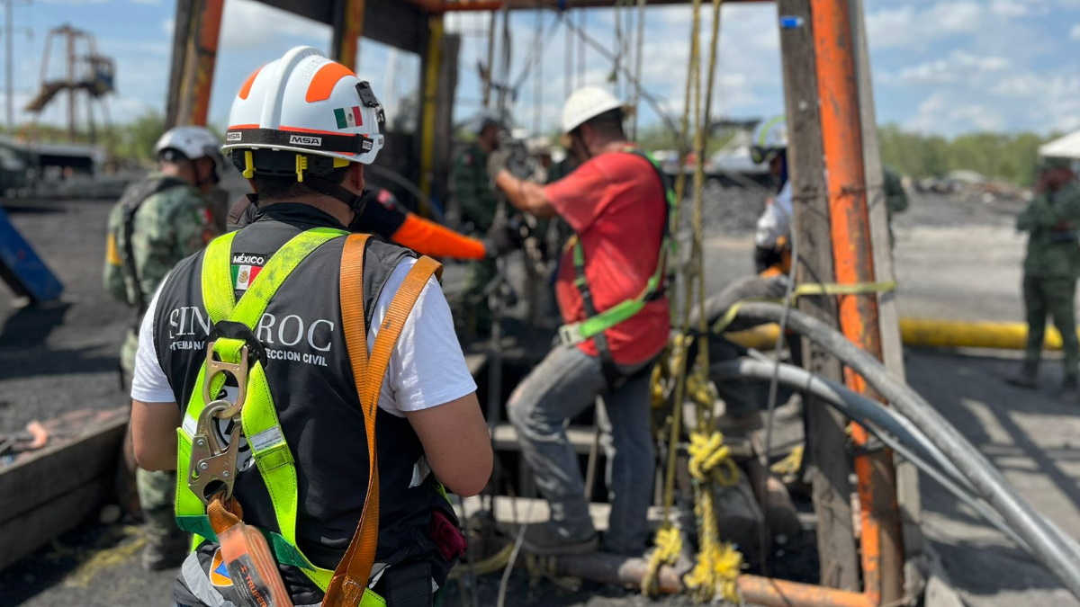 Ejército suma tres descensos al pozo 2 de la mina ‘El Pinabete’ en Sabinas Ejército suma tres descensos al pozo 2 de la mina ‘El Pinabete’ en Sabinas