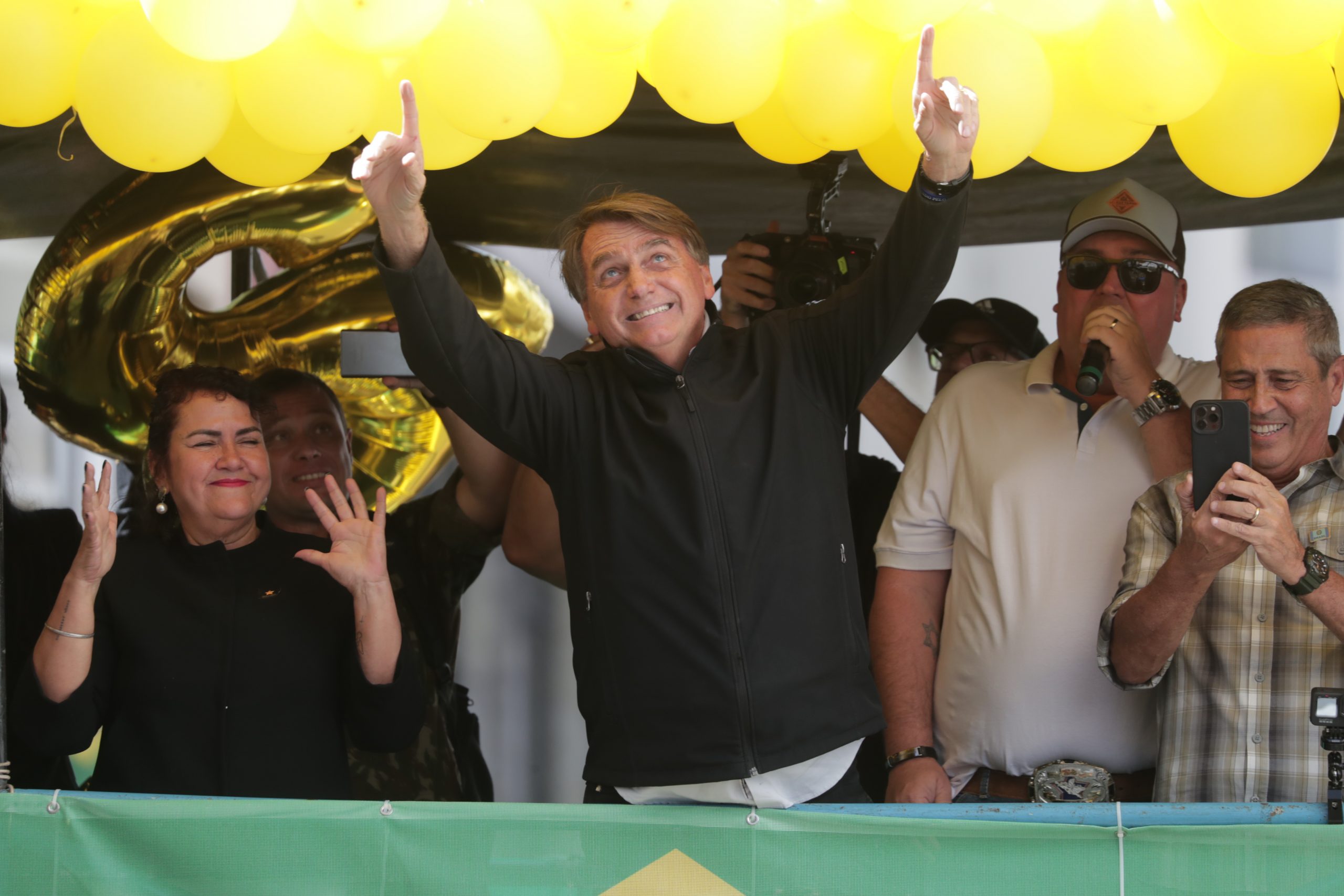 Lula y Bolsonaro coinciden en acto institucional en primer día de campaña Lula y Bolsonaro coinciden en acto institucional en primer día de campaña
