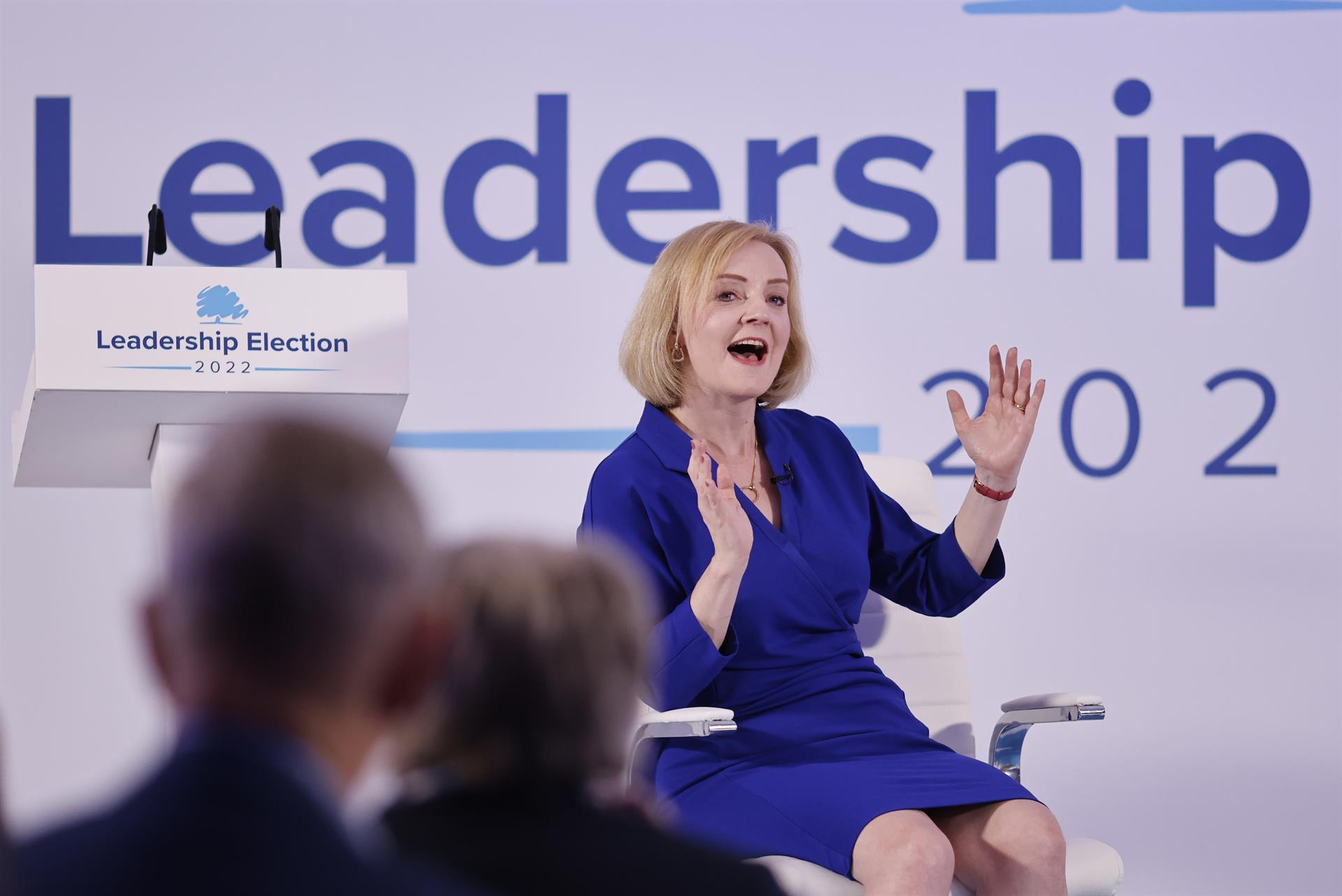 Liz Truss, favorita para suceder a Boris Johnson, pone en duda si Macron es “amigo o enemigo” del Reino Unido Liz Truss, favorita para suceder a Boris Johnson, pone en duda si Macron es “amigo o enemigo” del Reino Unido