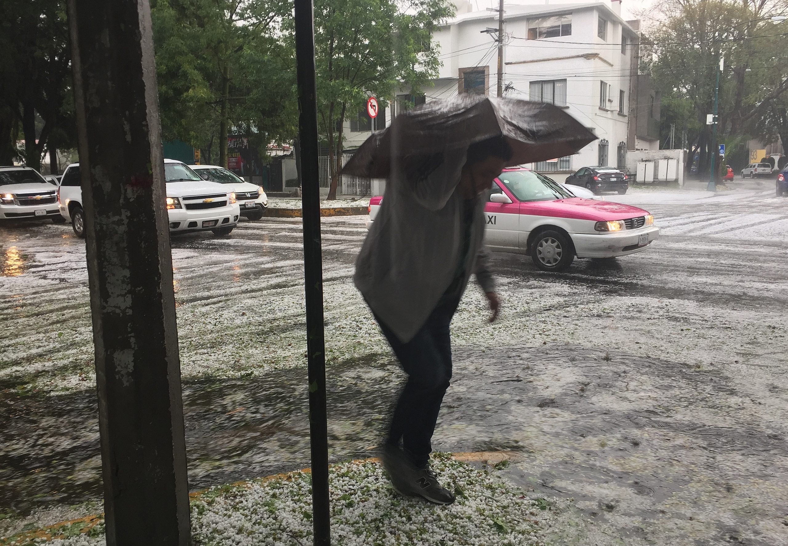 Pronostican lluvias intensas y granizadas en 13 estados