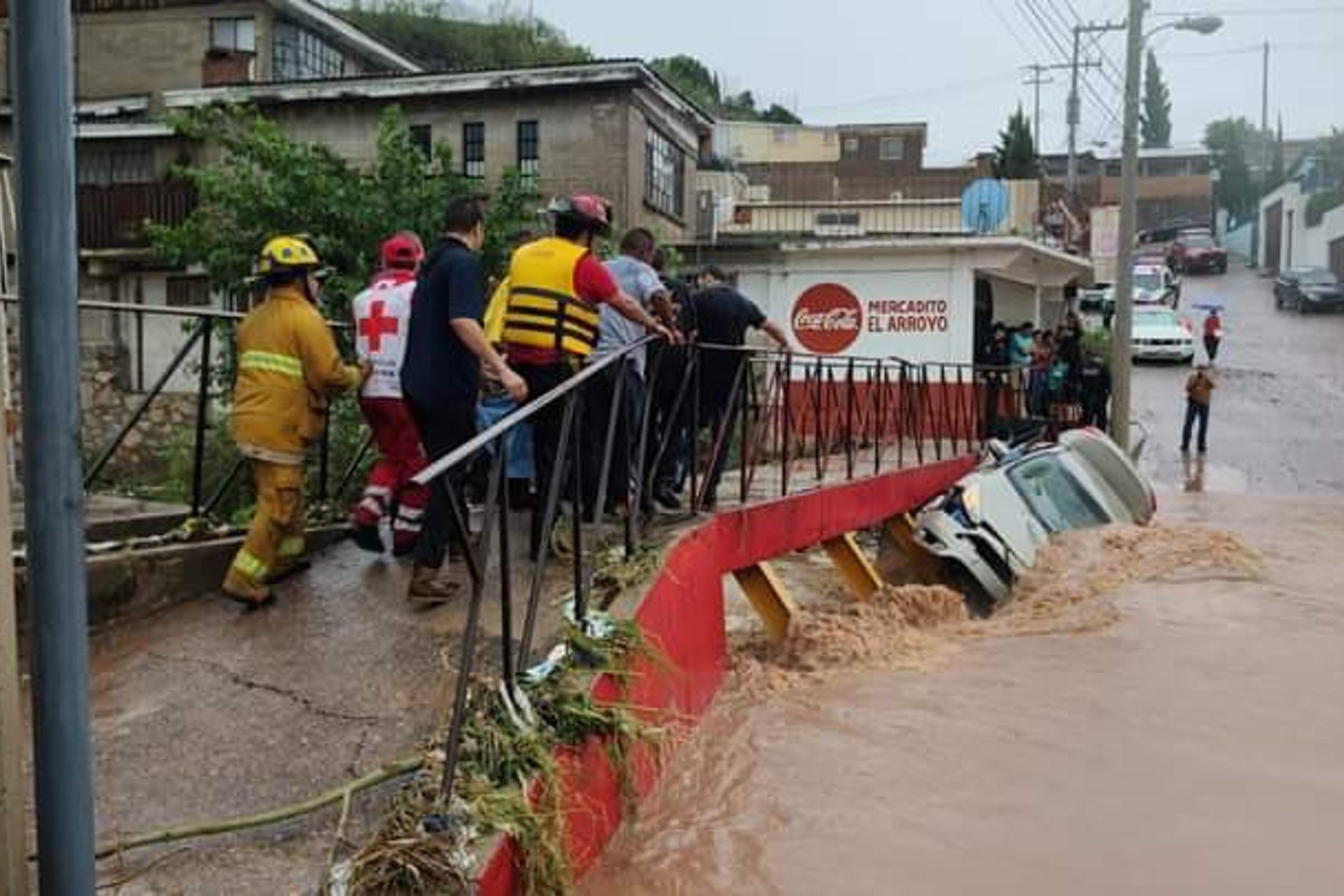 Al menos tres muertos en Nogales, Sonora, tras tormenta