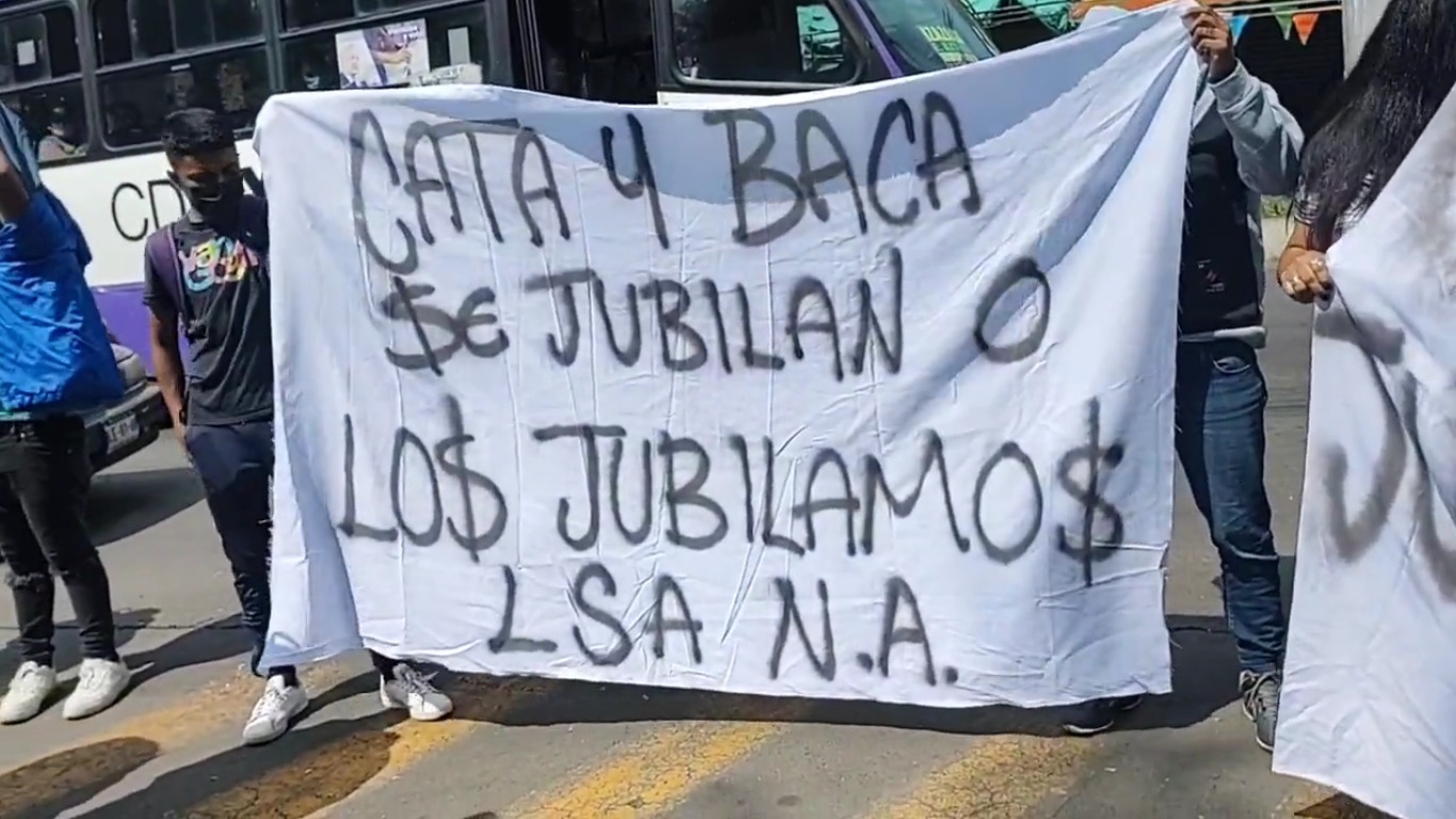 #Video Aficionados del Cruz Azul reclaman a jugadores malos resultados; piden que se jubilen