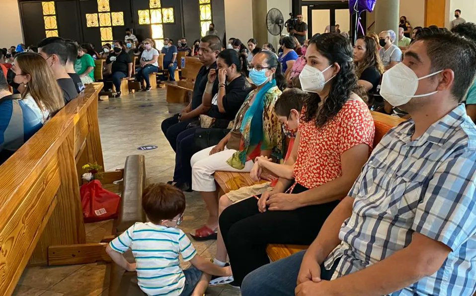 Realizan misa y protesta pacífica en NL para recordar a Debanhi Escobar