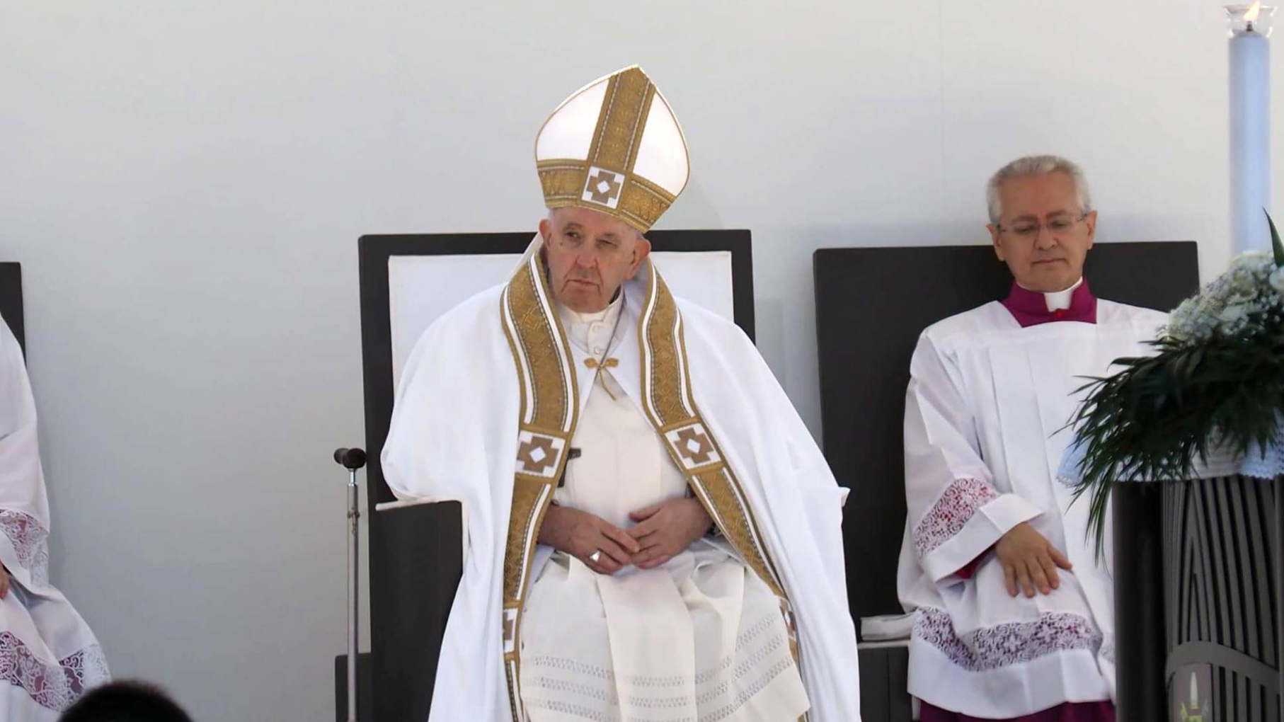 Vaticano destaca que el papa Francisco defiende la paz en Ucrania tras las críticas