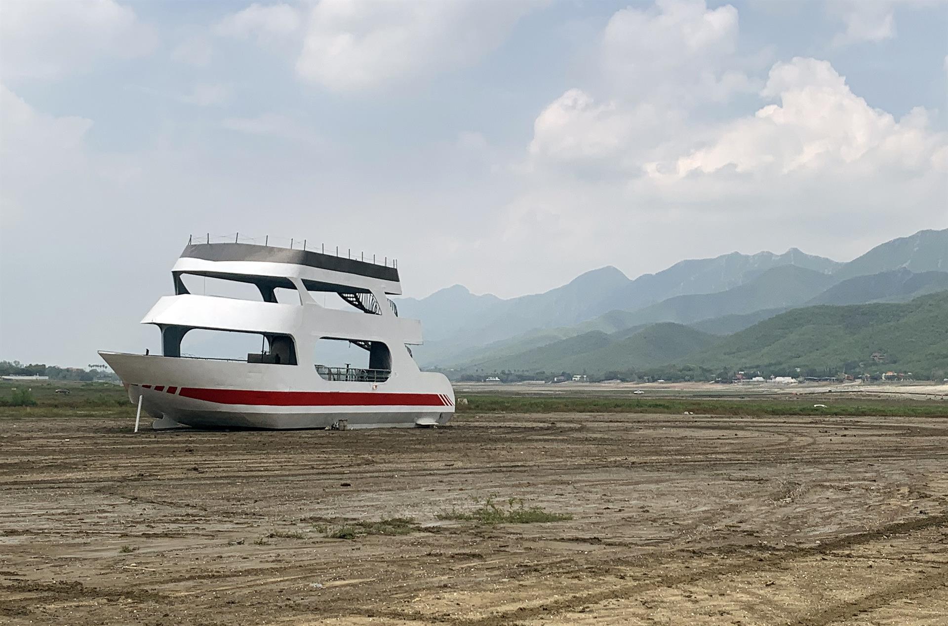 Sequía en Nuevo León merma a comerciantes en temporada vacacional